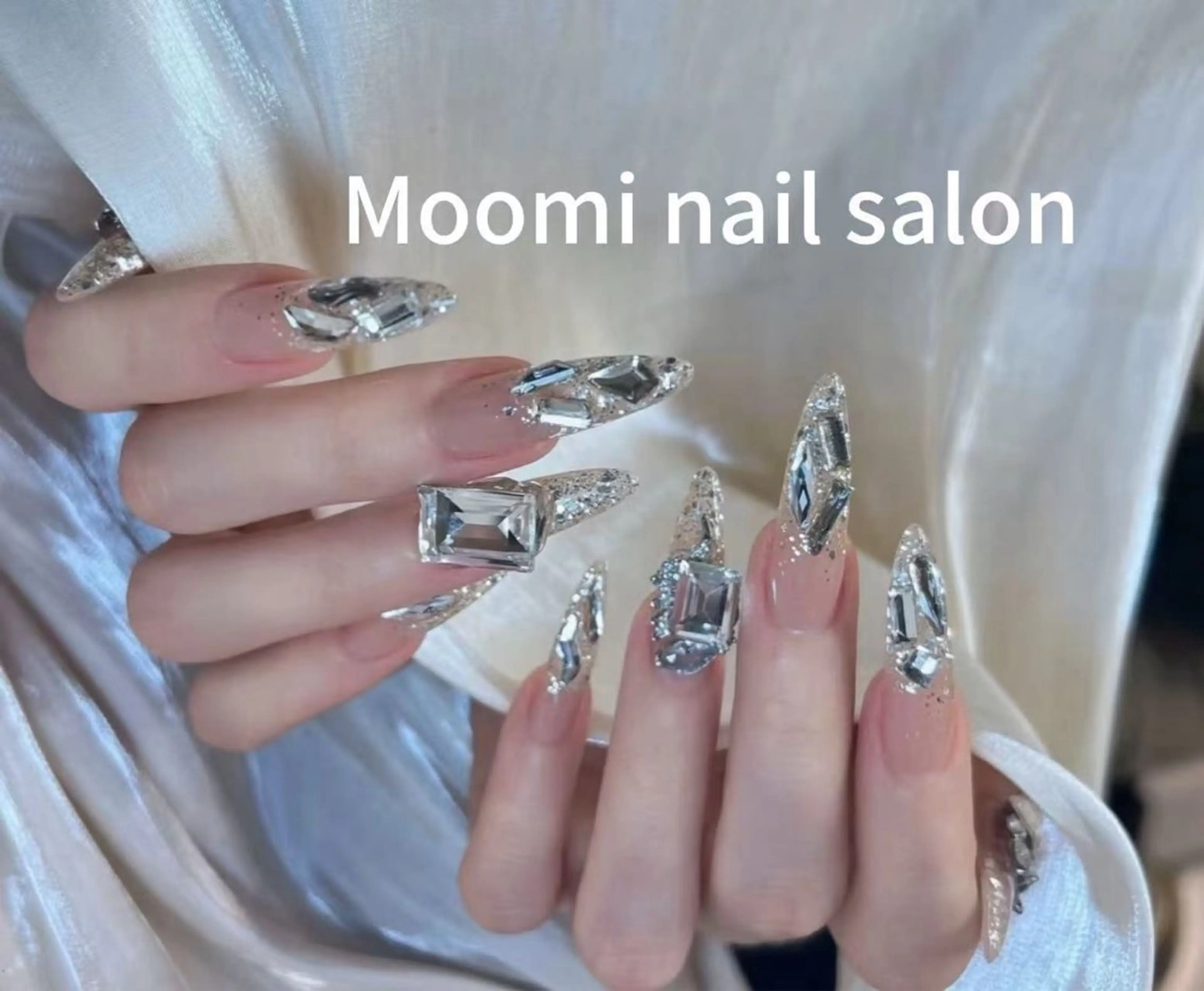 ロング ハンドネイル moomi ゆりのネイルデザイン