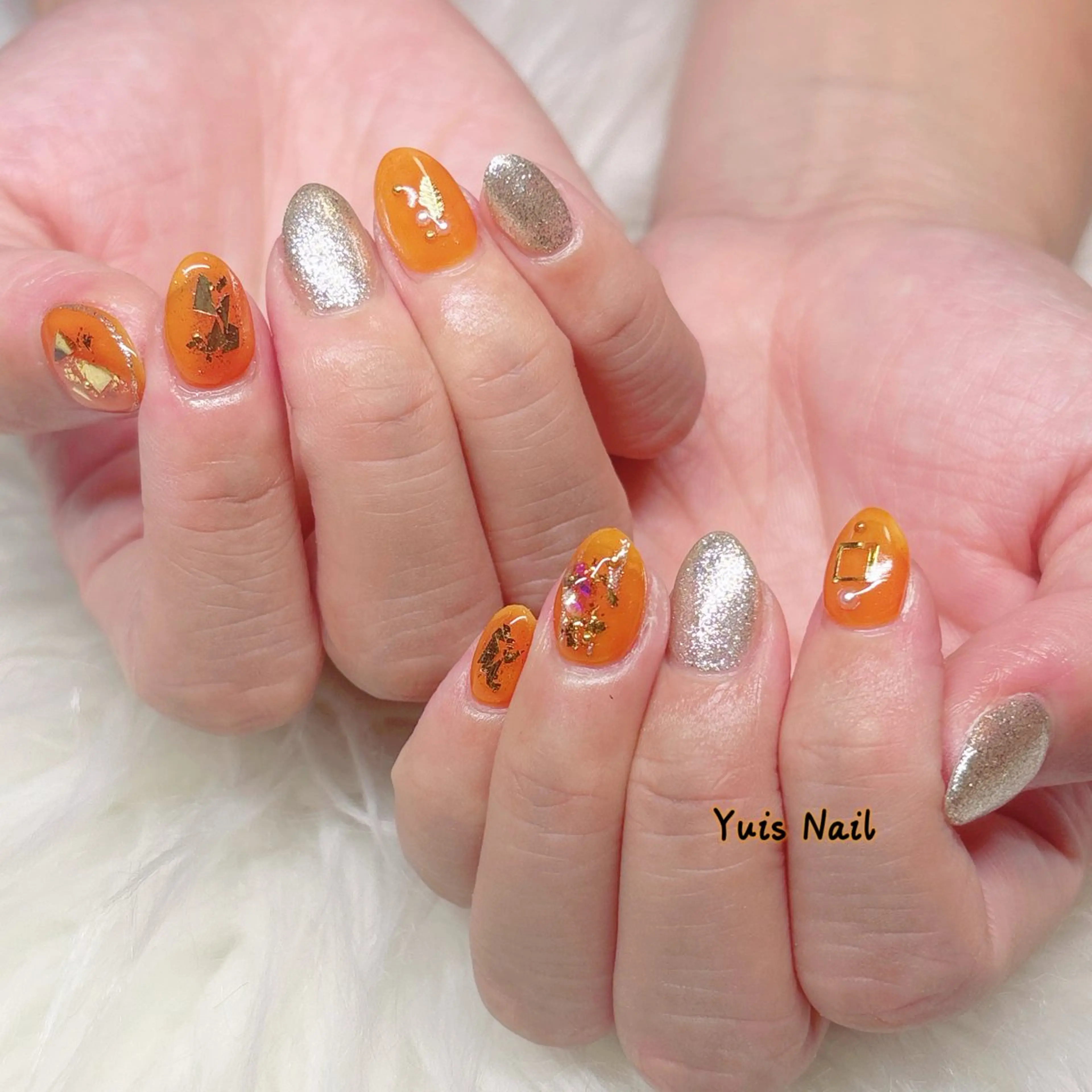 ネイル キラキラネイル オレンジ ワンホンネイル ハンドネイル Yuis Nailスカルプ専門のネイルデザイン