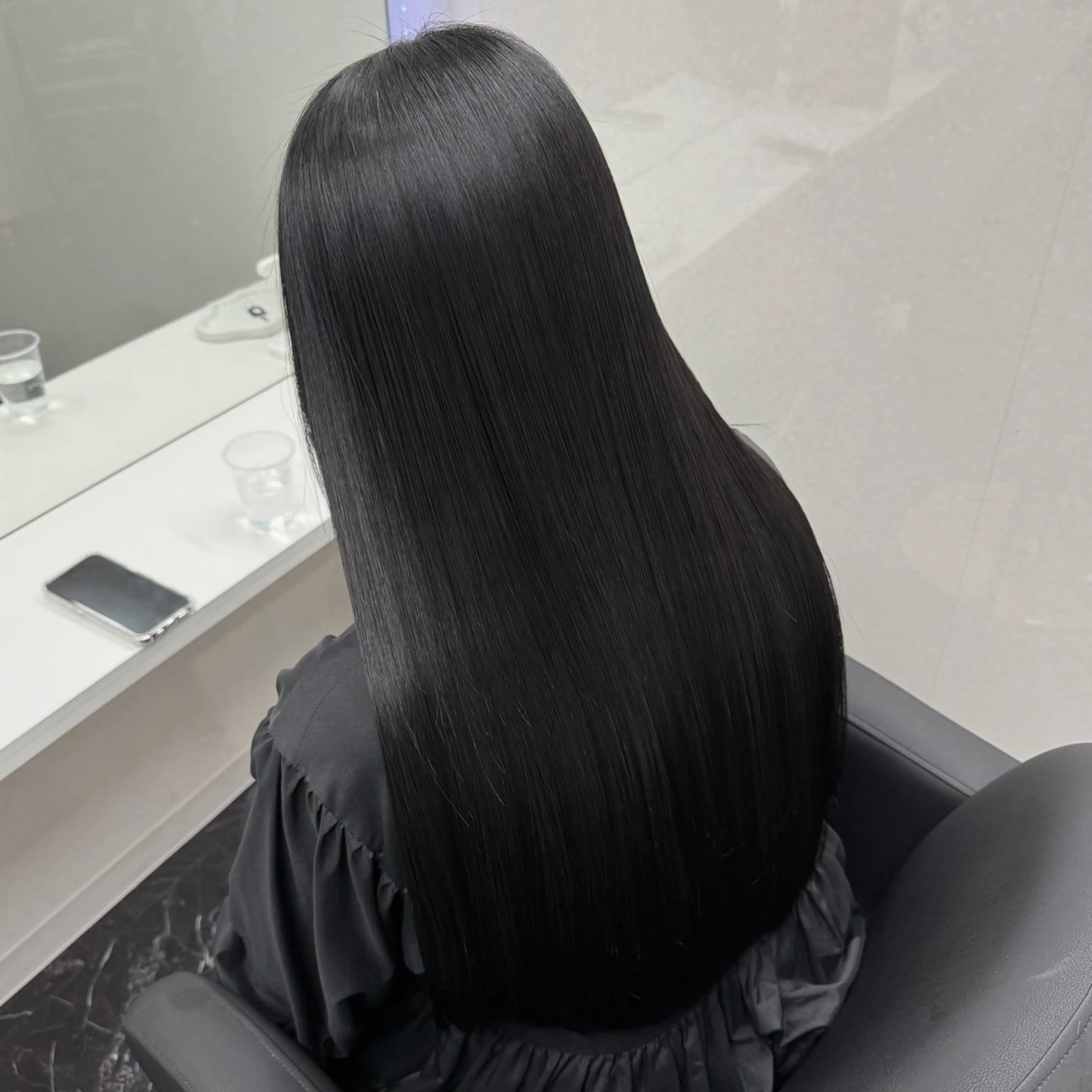 ロング カラー 黒髪 ブリーチ ブルーカラー ブルーブラック ダークグレー ヘアカラー トリートメント Shido/ 髪質改善/上質艶髪のヘアスタイル