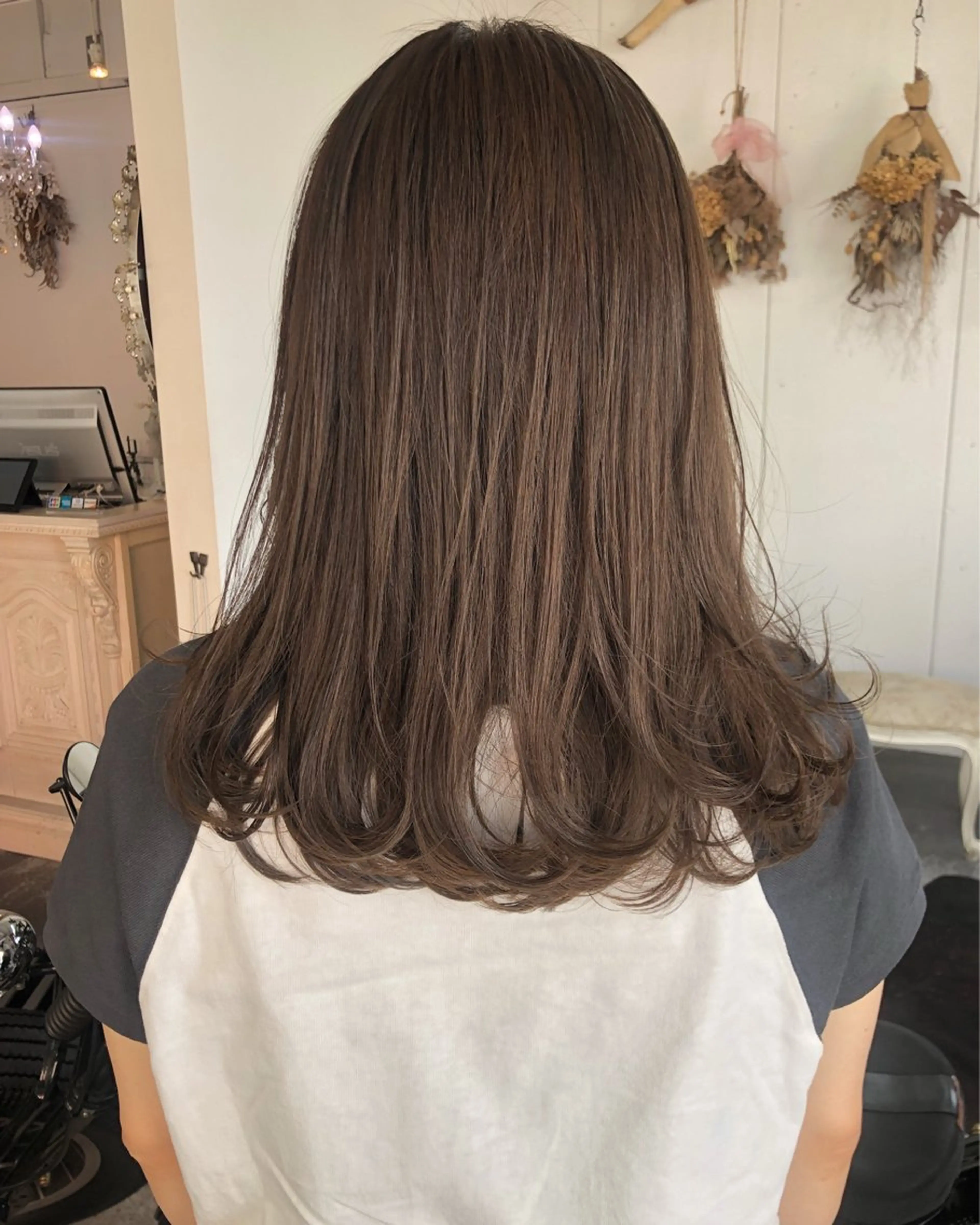 ミディアム カラー Mariana雛/ ブリーチ/ハイライトのヘアスタイル