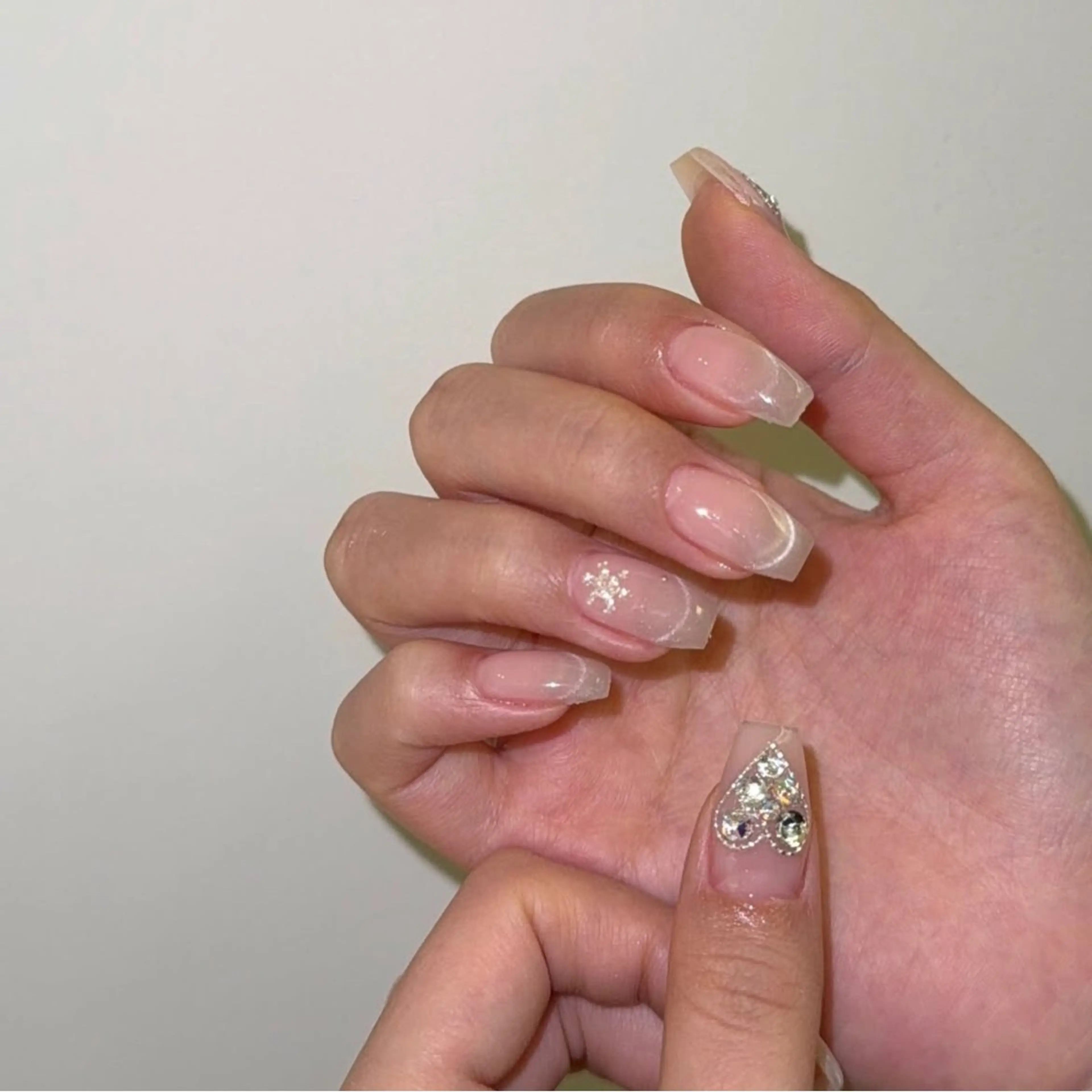 ネイル グラデーション ラメ(グリッター) マグネットネイル ミラーネイル ニュアンスネイル ハンドネイル Lumi de nails所属・Lumi de nailsのネイルデザイン