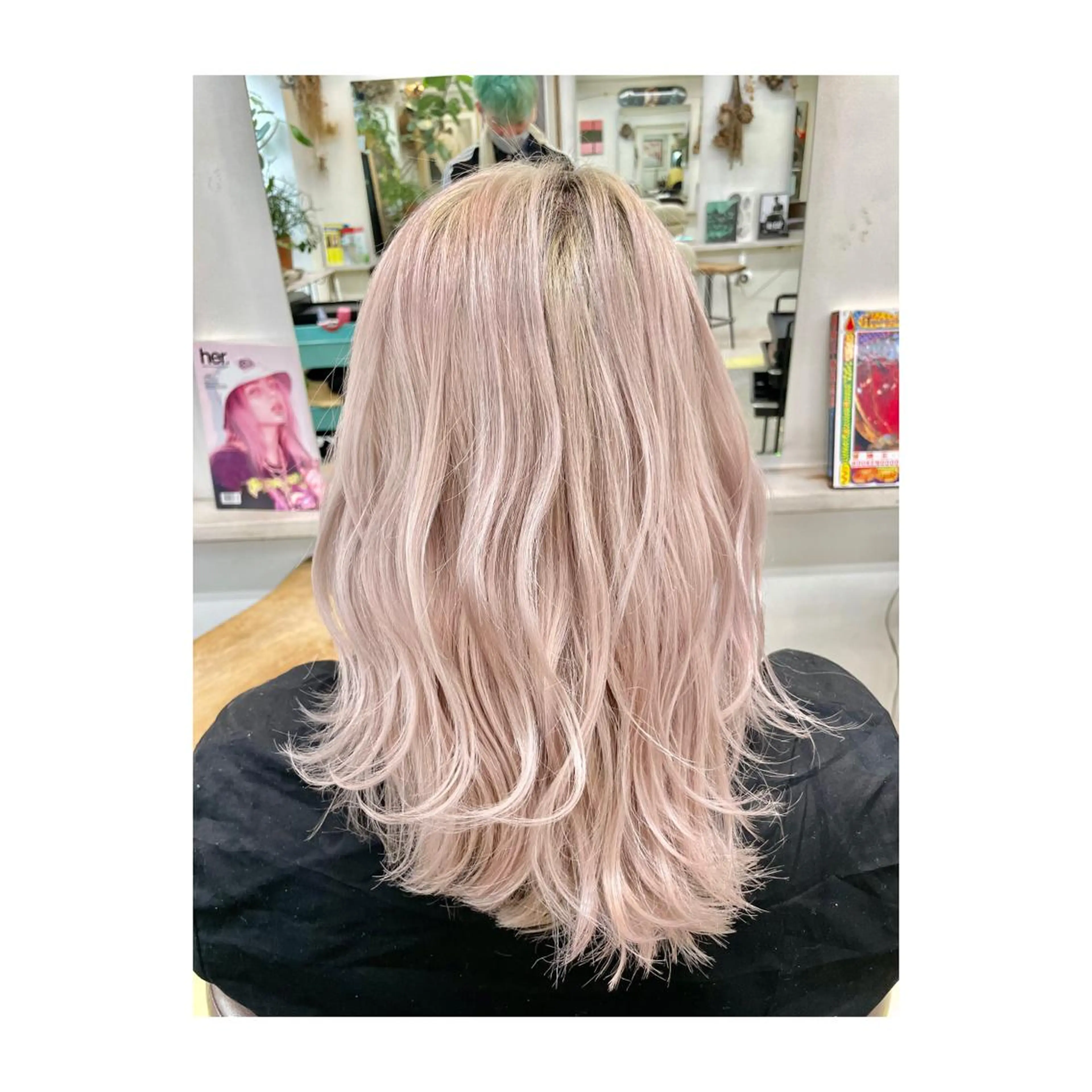 セミロング カラー指名No.1✨ 星野六三四のヘアスタイル