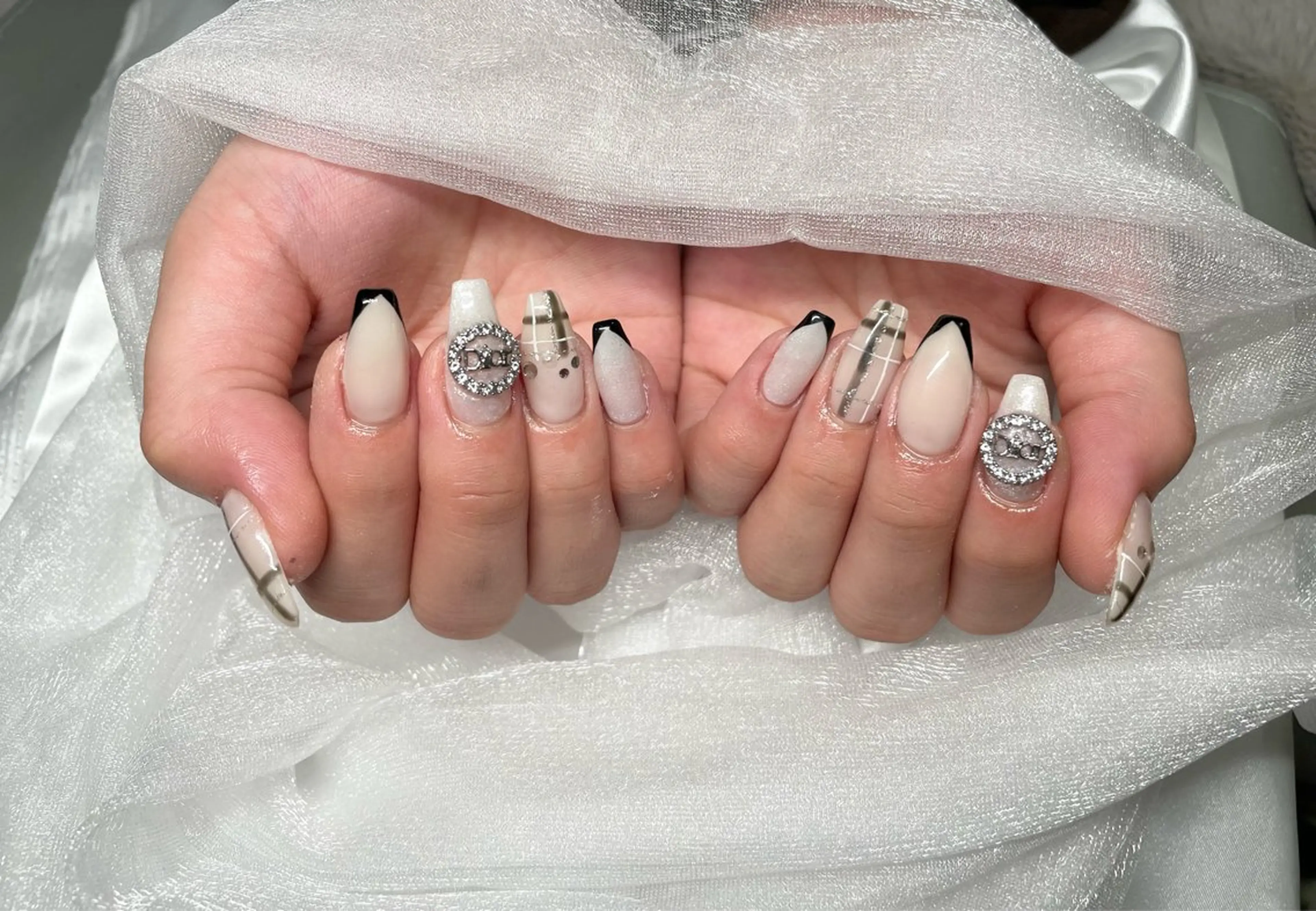 ネイル ハンドネイル Roi〈ロワ〉 Minakoのネイルデザイン