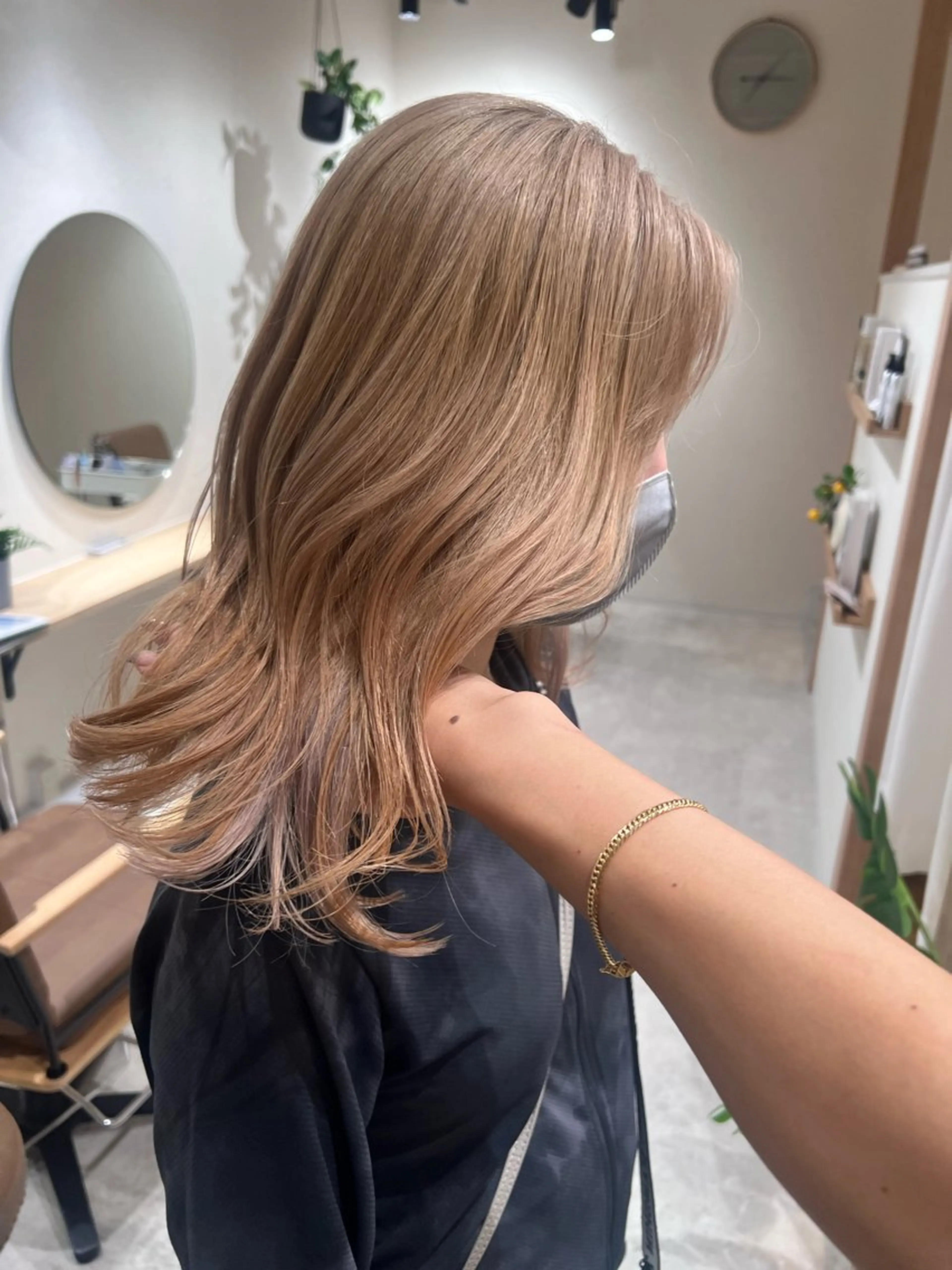 ミディアム ヘアカラー Day .1のヘアスタイル