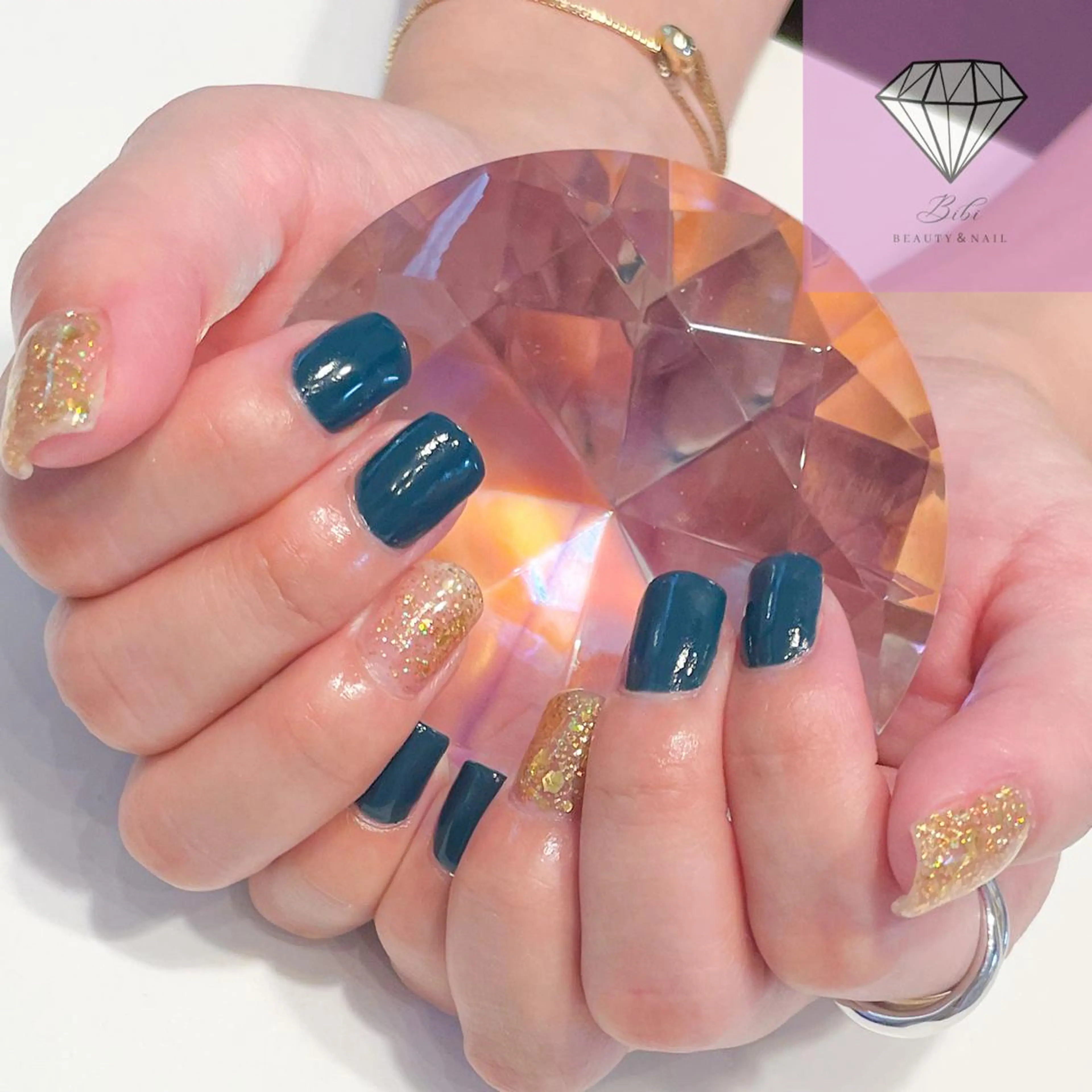 ネイル ゴールド グリーン ラメ(グリッター) ワンカラーネイル ハンドネイル ネイルサロン💎 Bibiのネイルデザイン