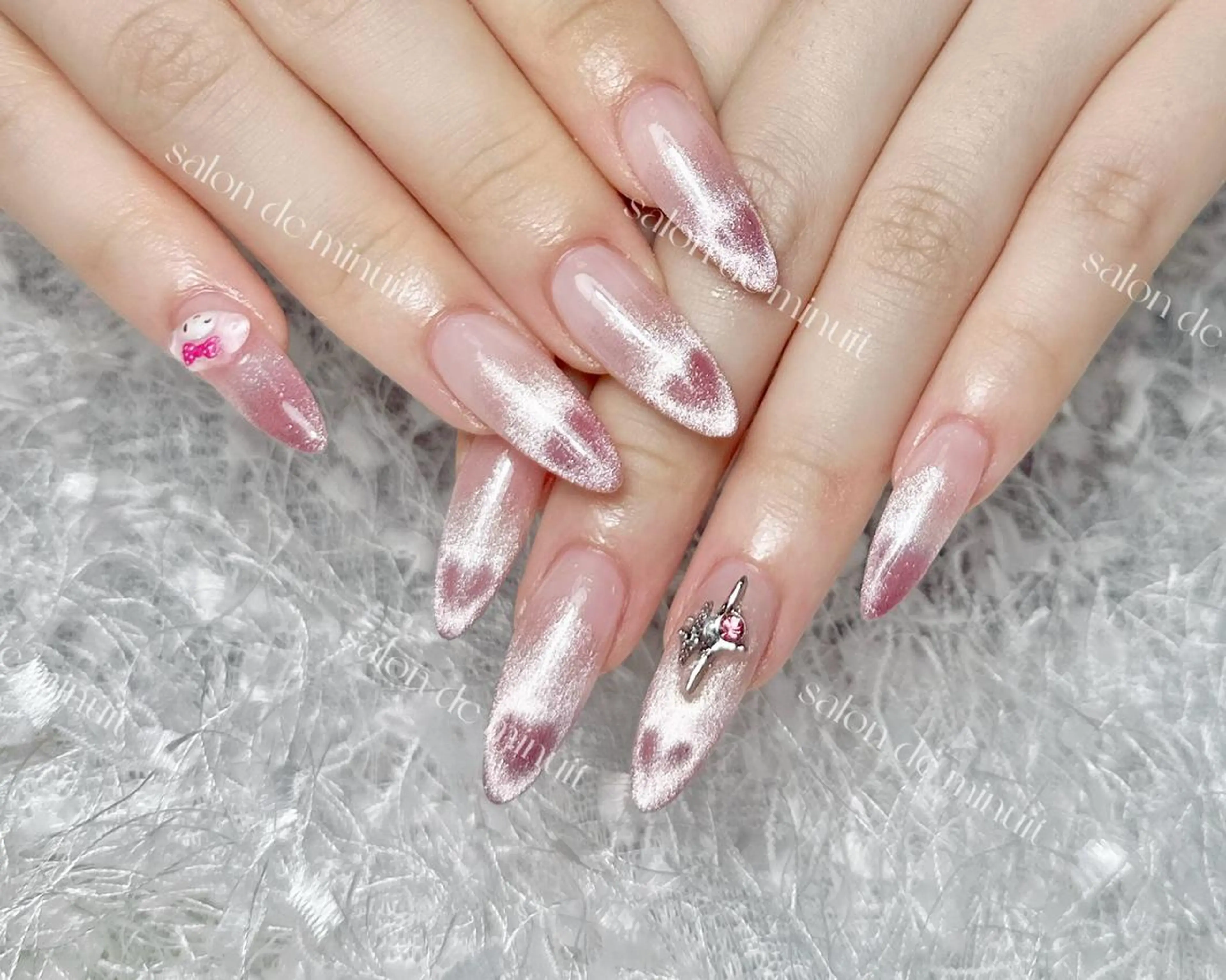 ネイル Salon de Minuit🦩のネイルデザイン