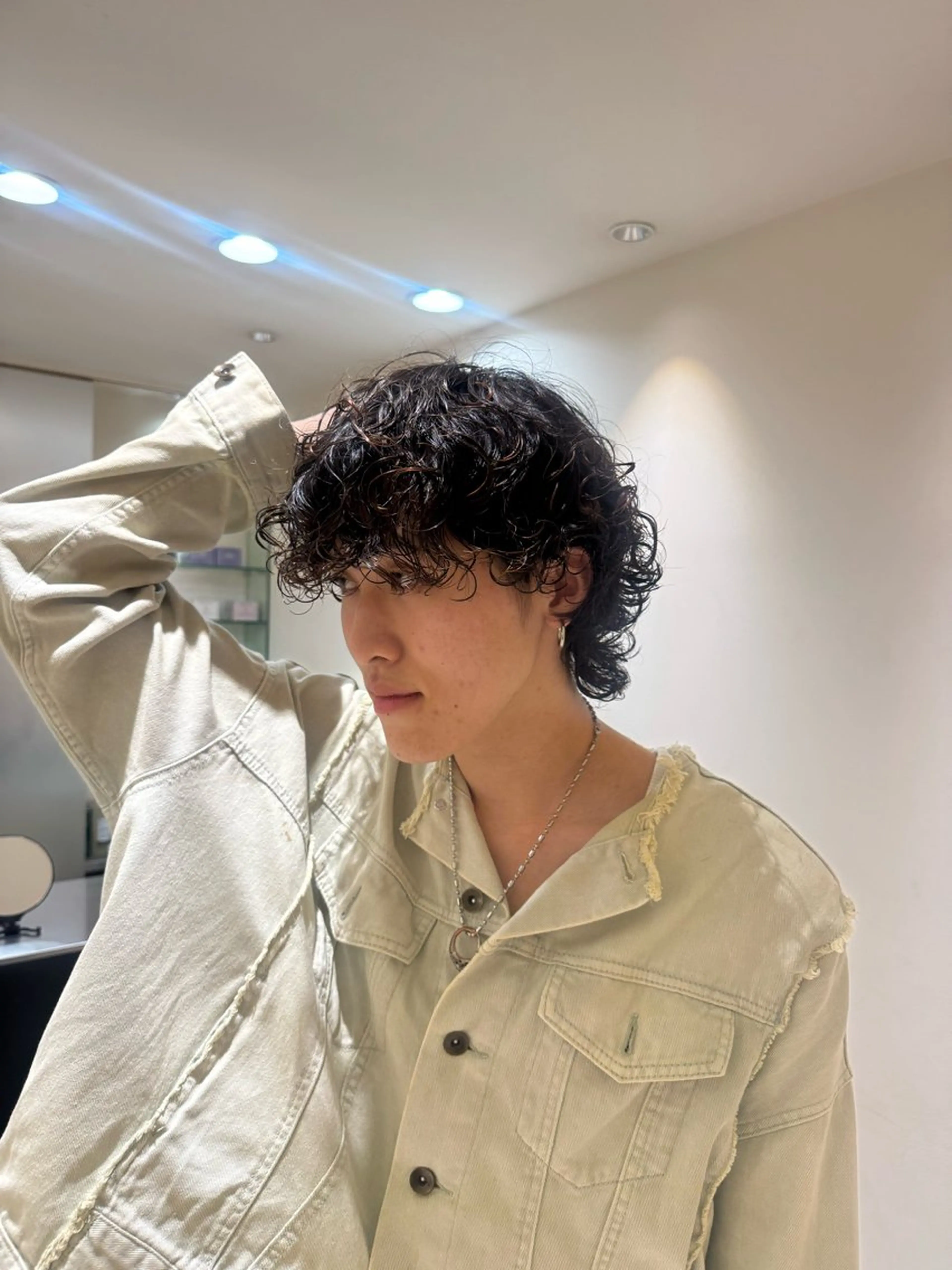 ショート パーマ 岡乃 麻衣のヘアスタイル