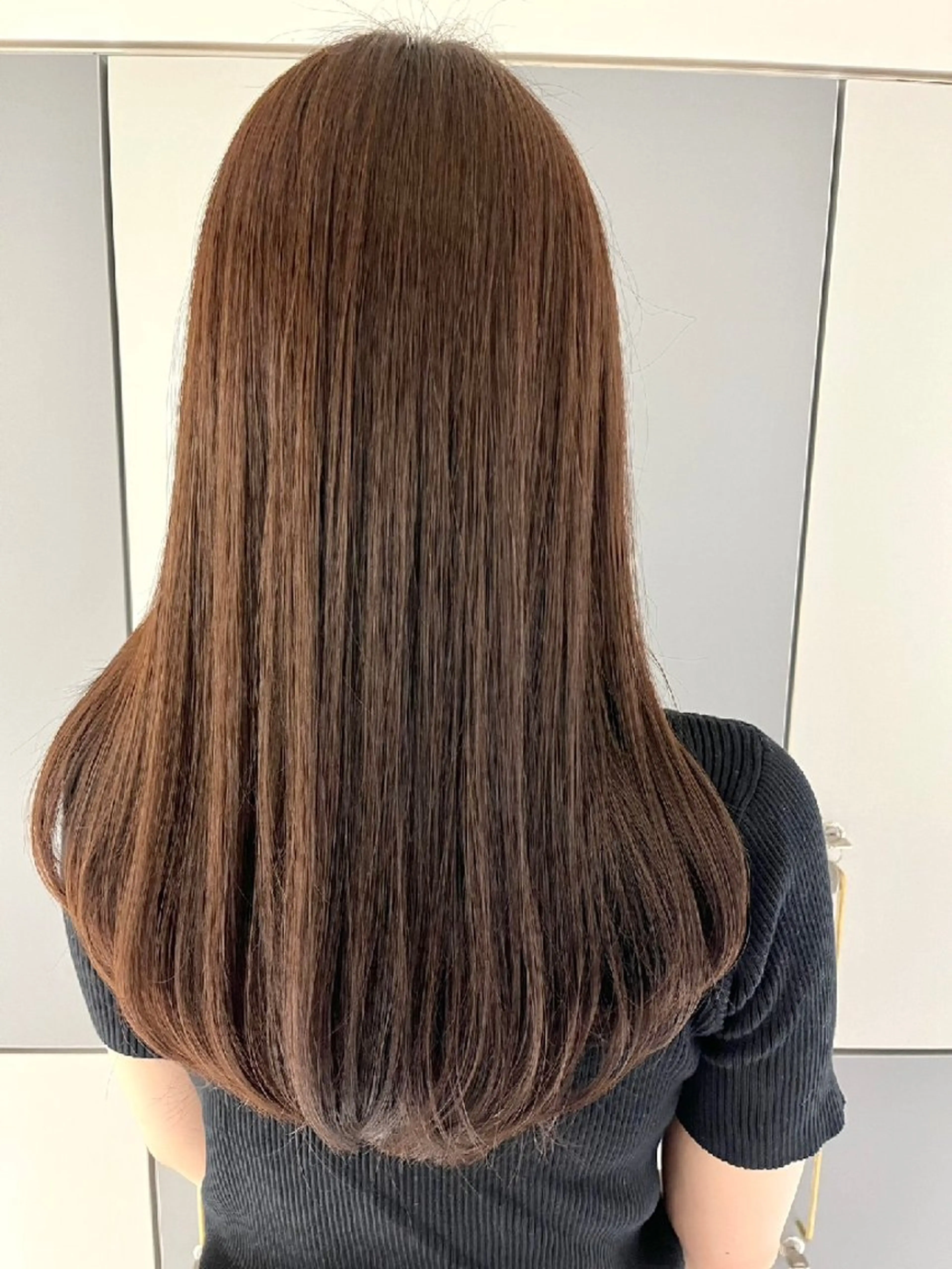 カラー LOVEST クロサカ ユウナのヘアスタイル