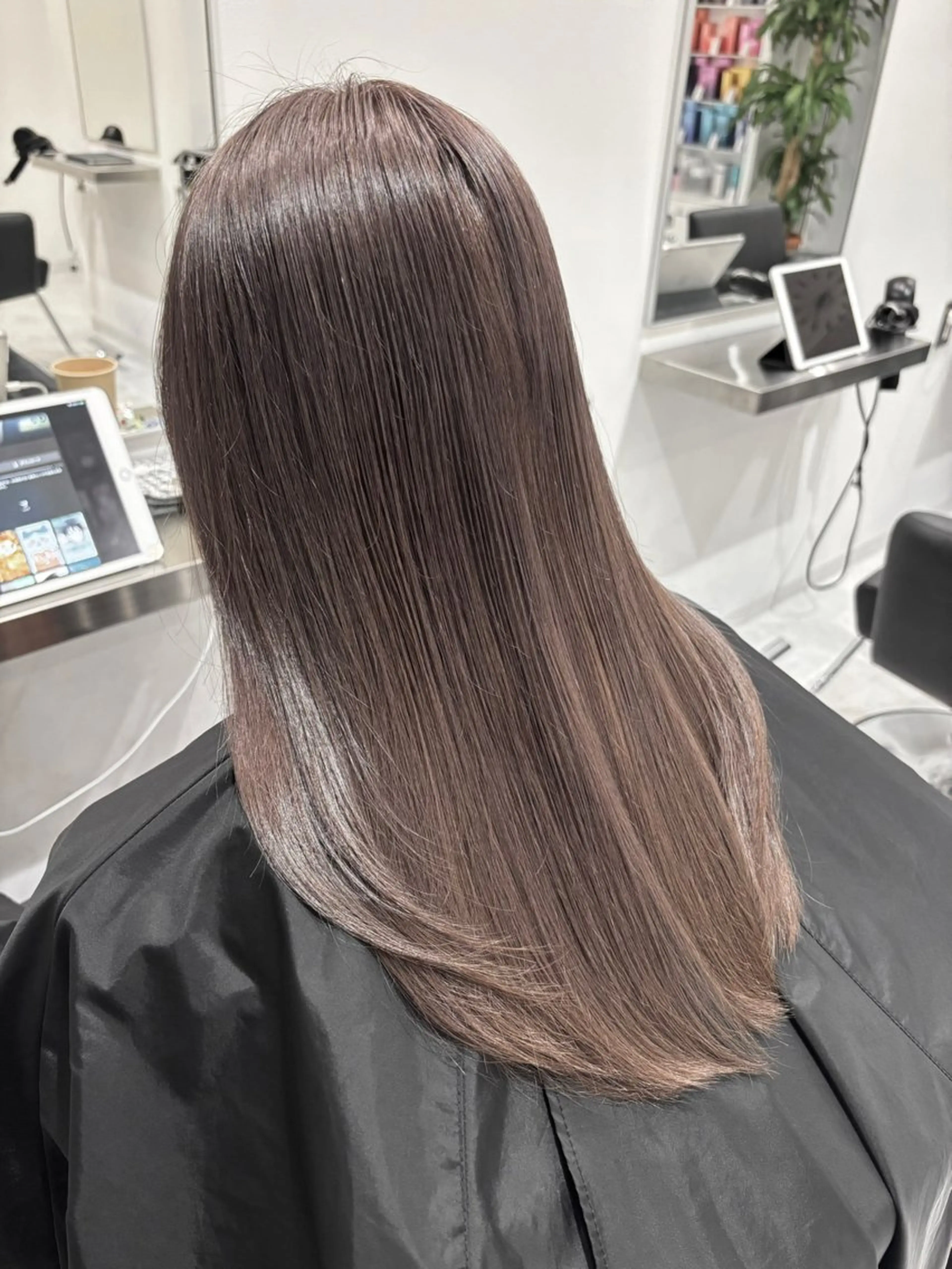 🩶色落ちも綺麗◎赤みレス透明感グレージュ／ブリーチ1回ケア付きダブルカラー+クイックTRの写真