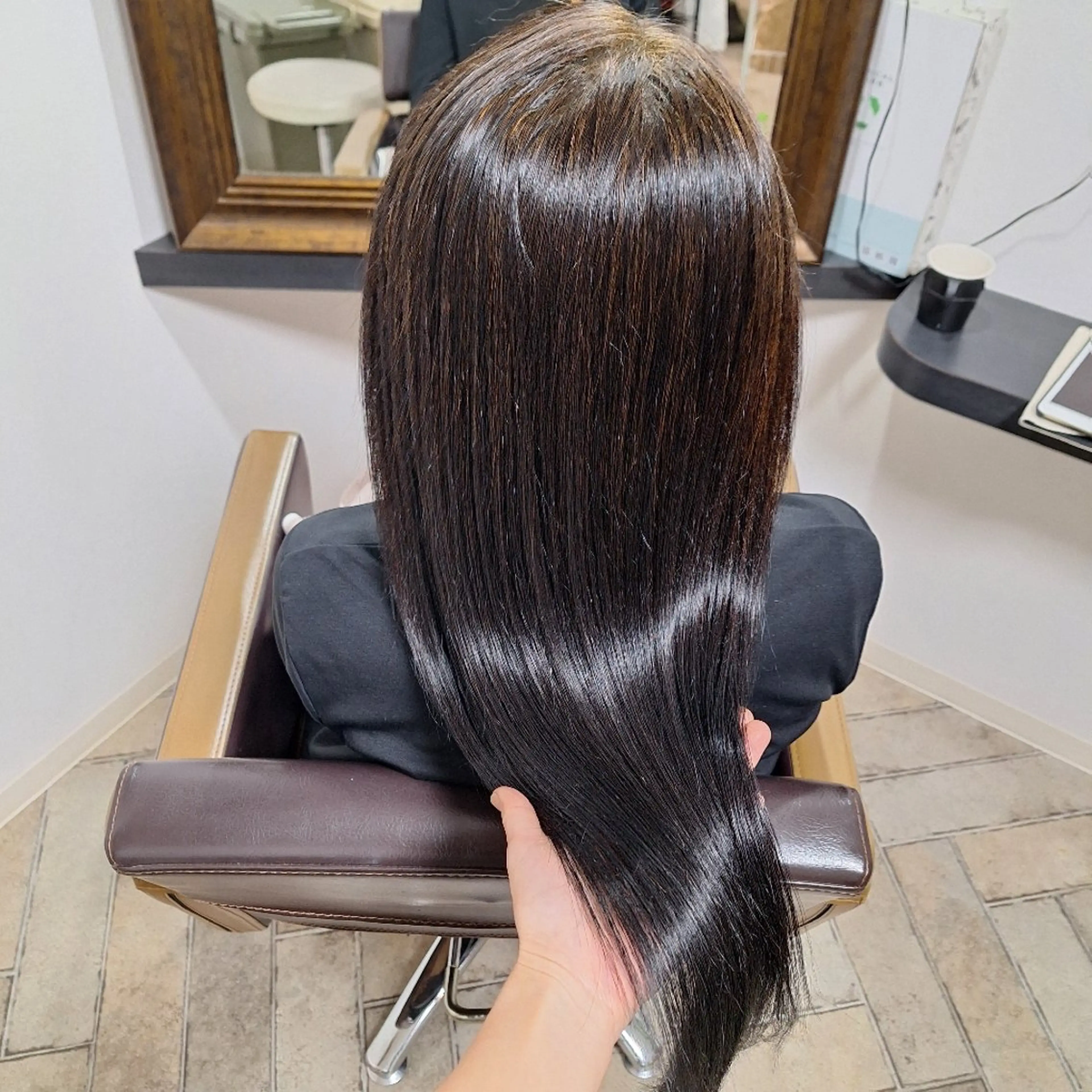 ロング レアマカナ所属・髪の保健室 Espr essioneのヘアスタイル