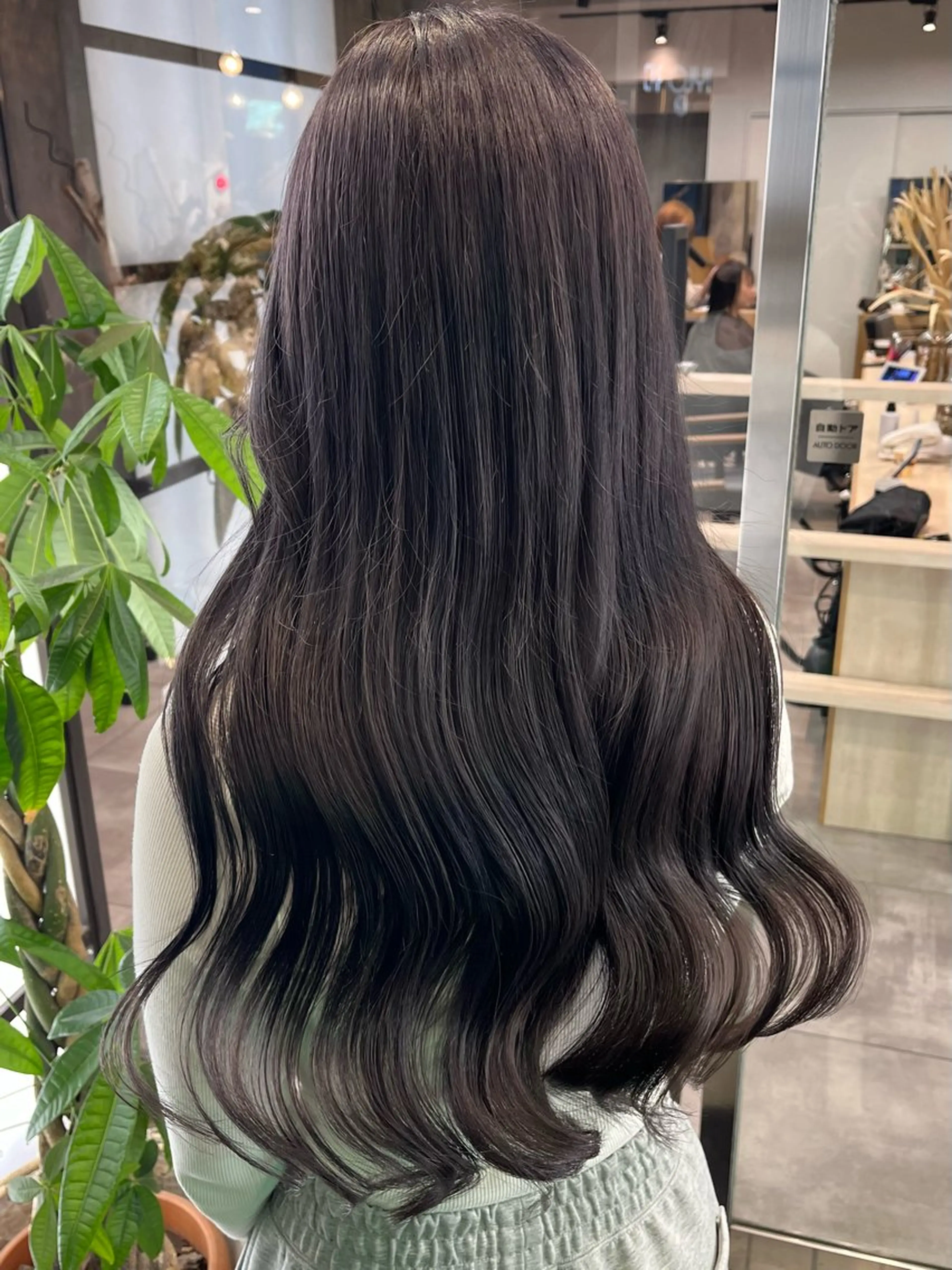 ロング カラー ブリーチ ダブルカラー イルミナカラー ブリーチなしカラー ボブ カット ヘアカラー トリートメント LUCK 本厚木店のヘアスタイル