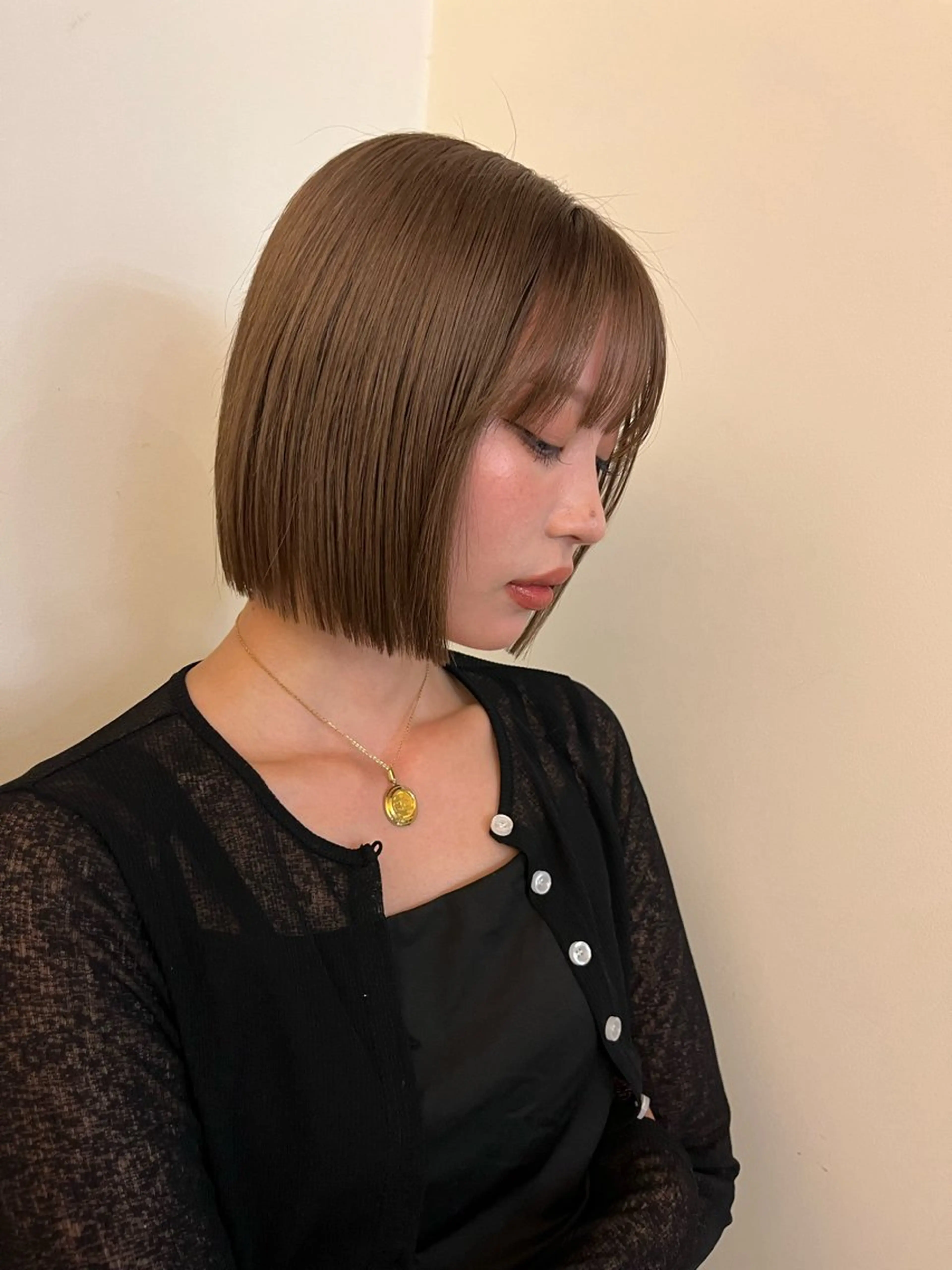 ショート ボブカット 透明感カラー縮毛矯正のヘアスタイル