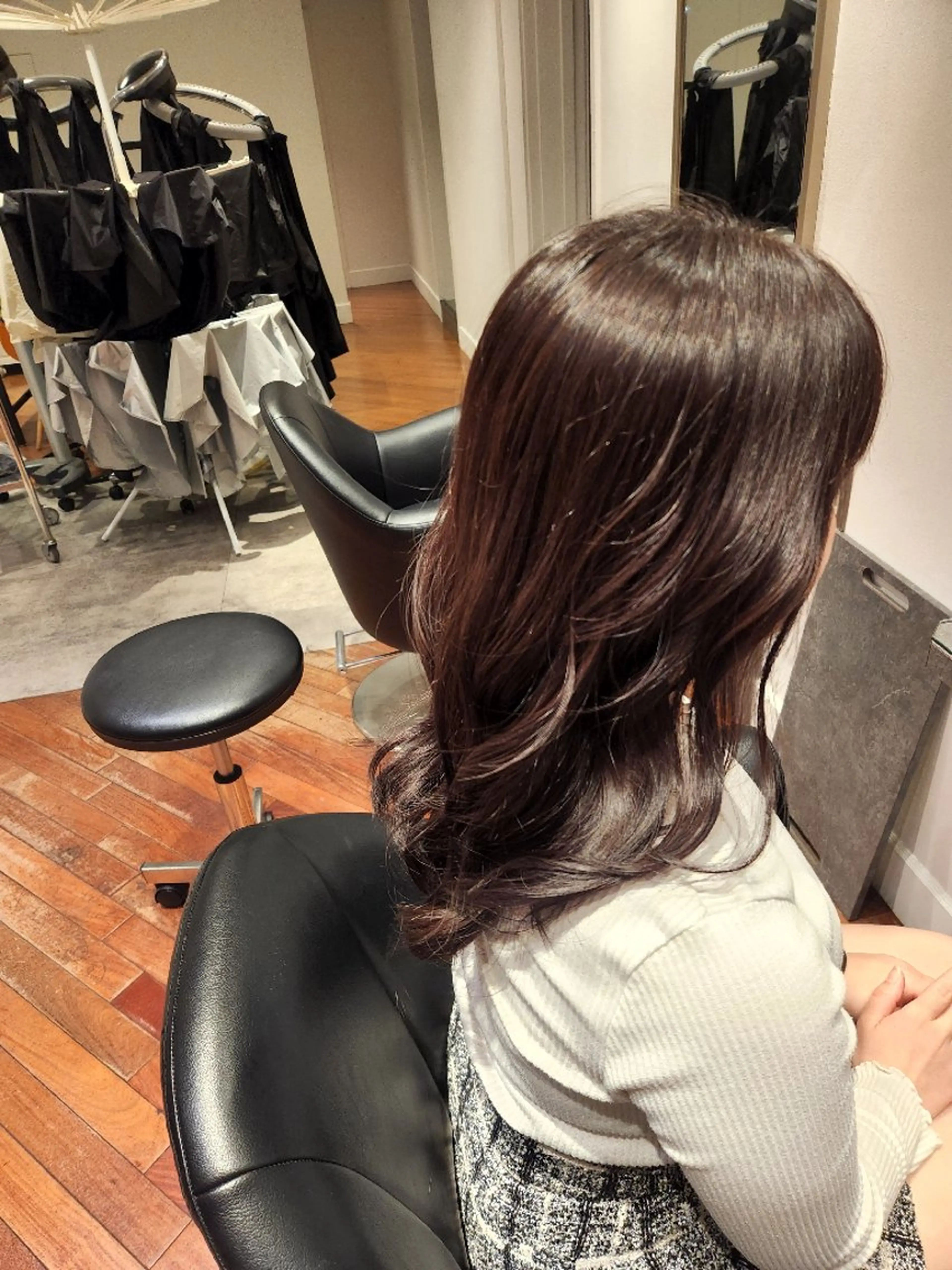 セミロング カラー ブラウンカラー ラベンダーカラー ラベンダーブラウン 🌀パーマ🌀 小田　なつめのヘアスタイル