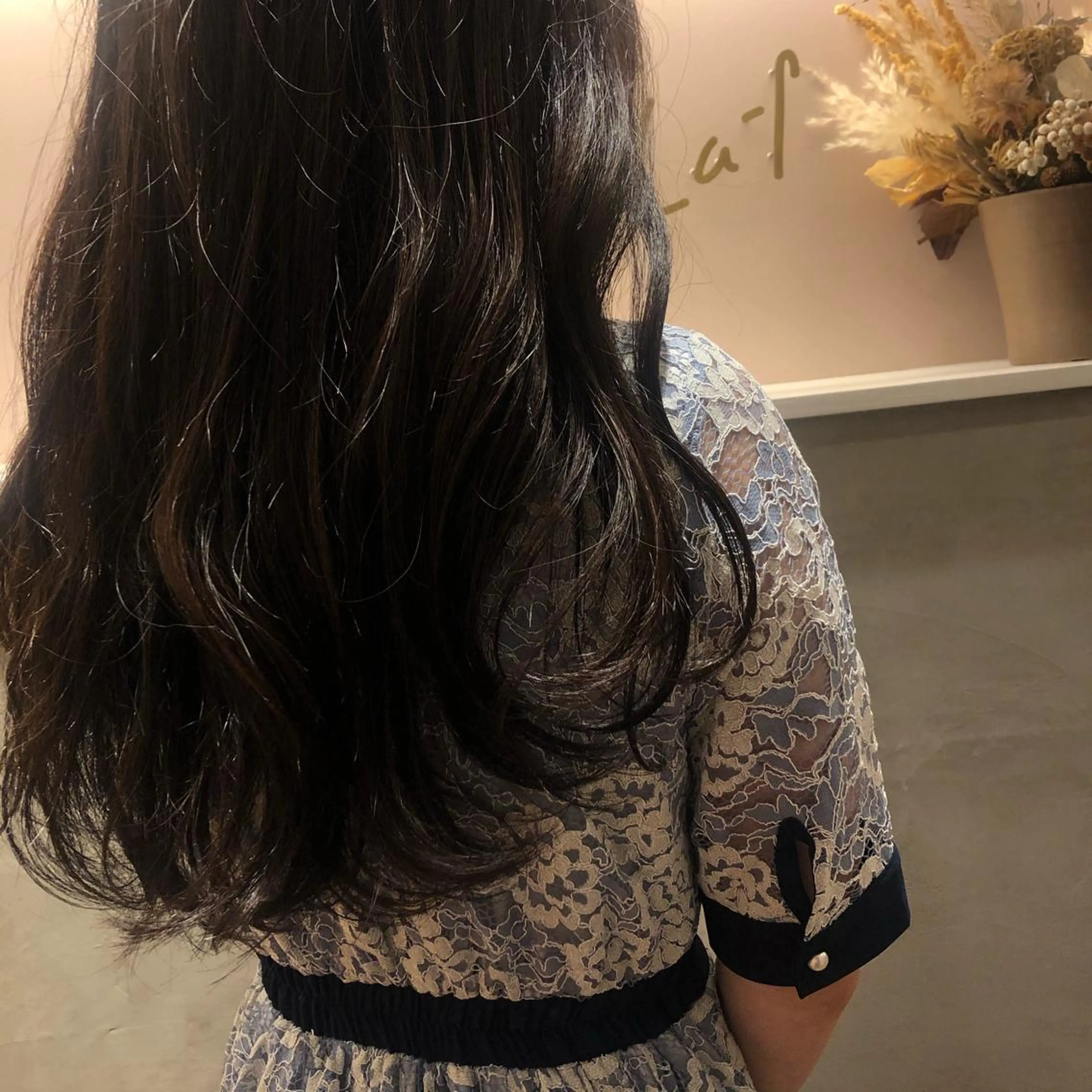 ロング カラー ヘアアレンジ NANA🩵ベージュ 無料カットモデル🐰のヘアスタイル
