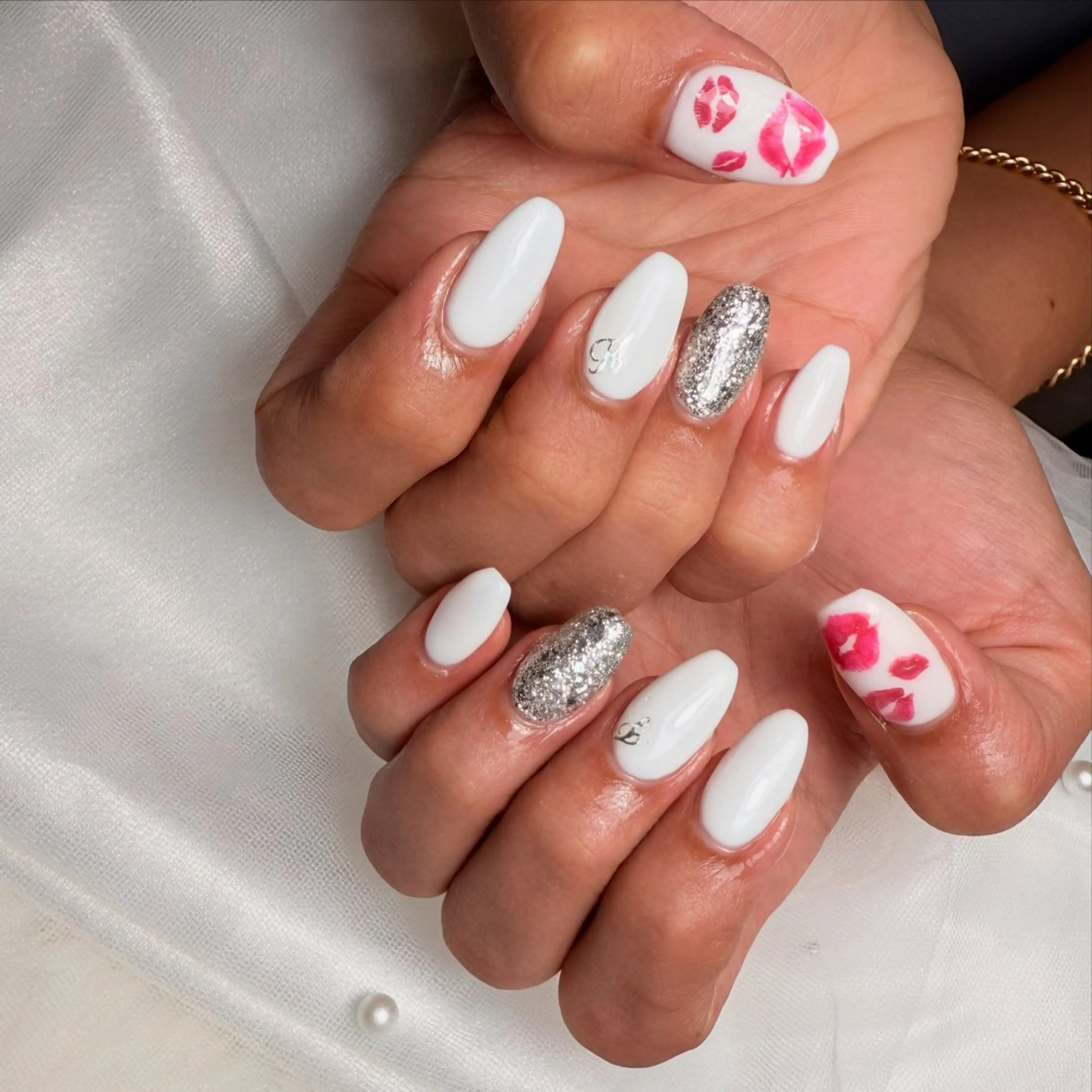 ネイル ラメ(グリッター) ニュアンスネイル ワンカラーネイル シルバー シンプルネイル ハンドネイル LAMB所属・🌹Belle Nail🌹のネイルデザイン