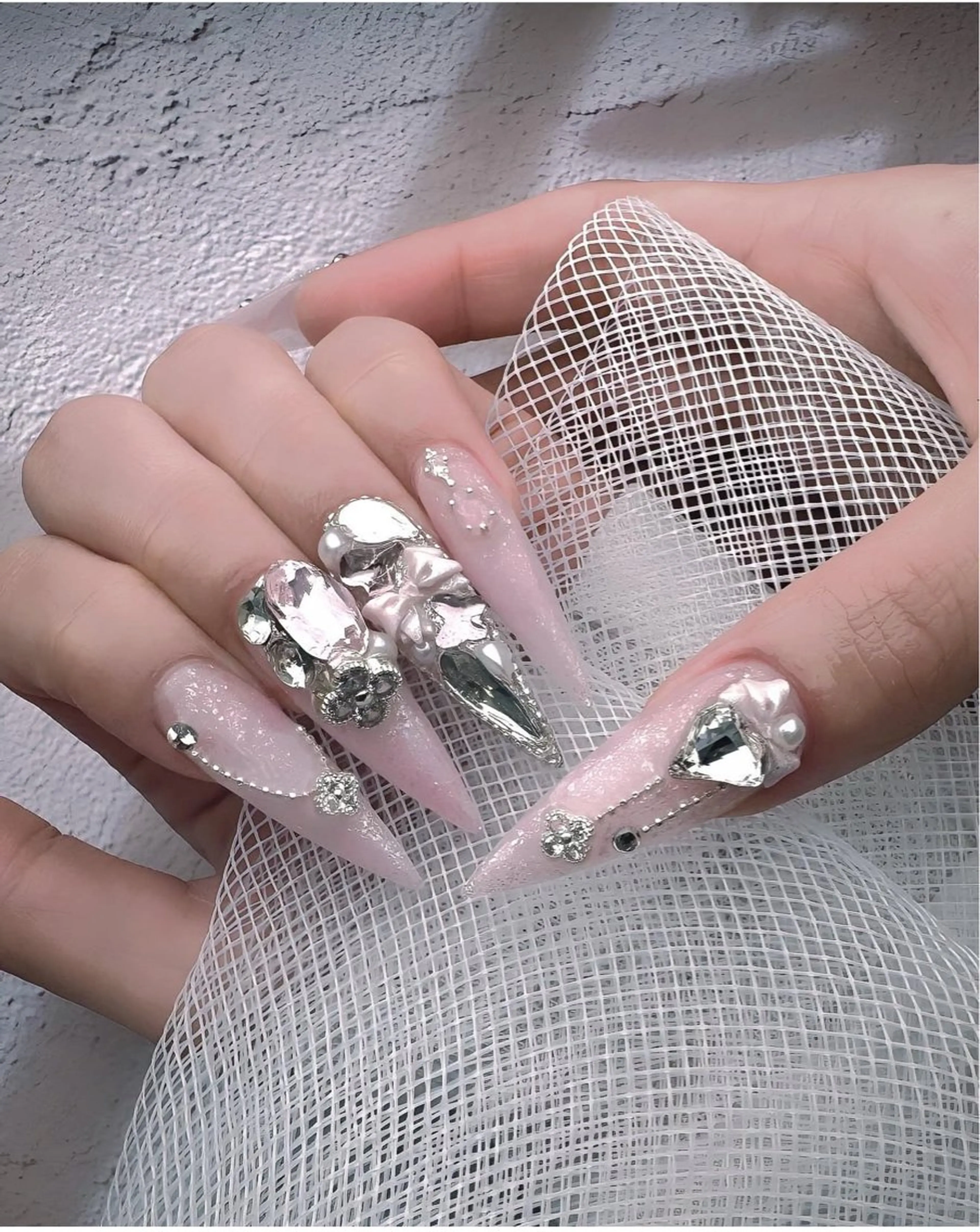 ネイル アニマル柄 オーロラネイル チークネイル フラッシュネイル ジェルネイル ハンドネイル Lyna Nailのネイルデザイン