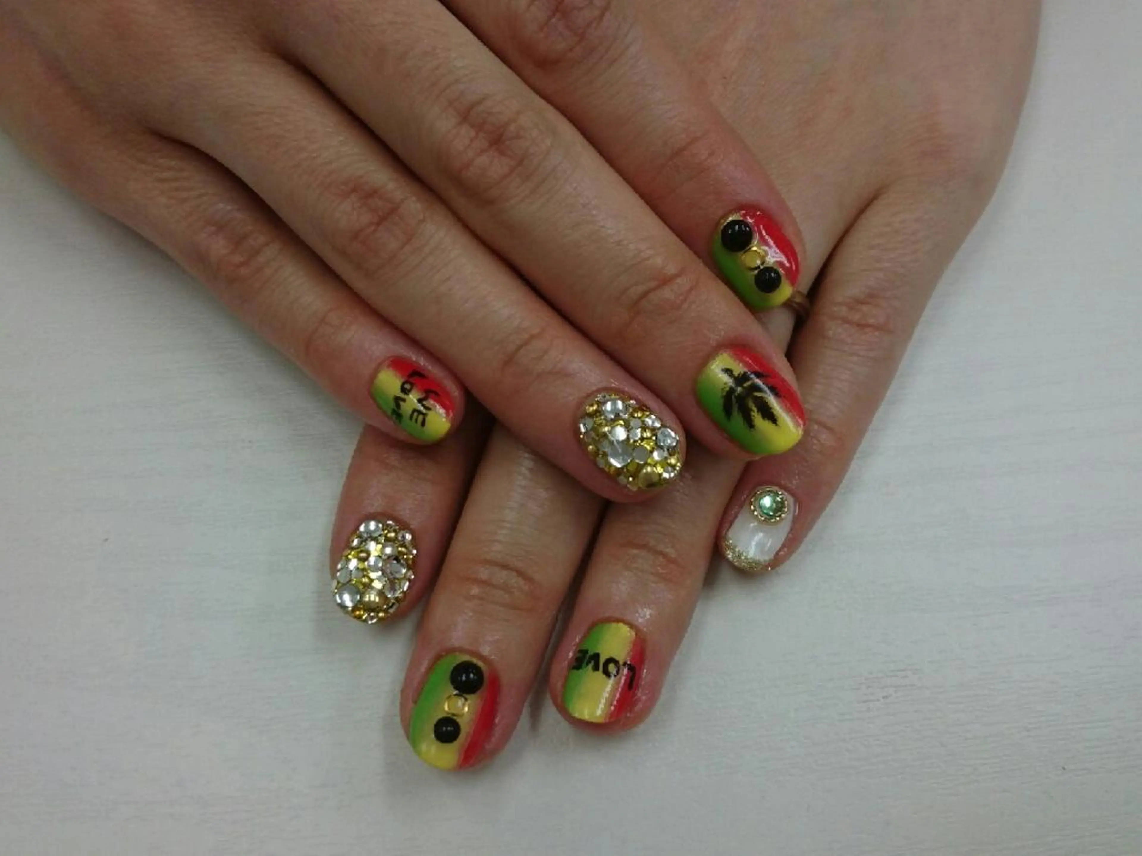 ミディアム ネイル nail salon Blancのネイルデザイン