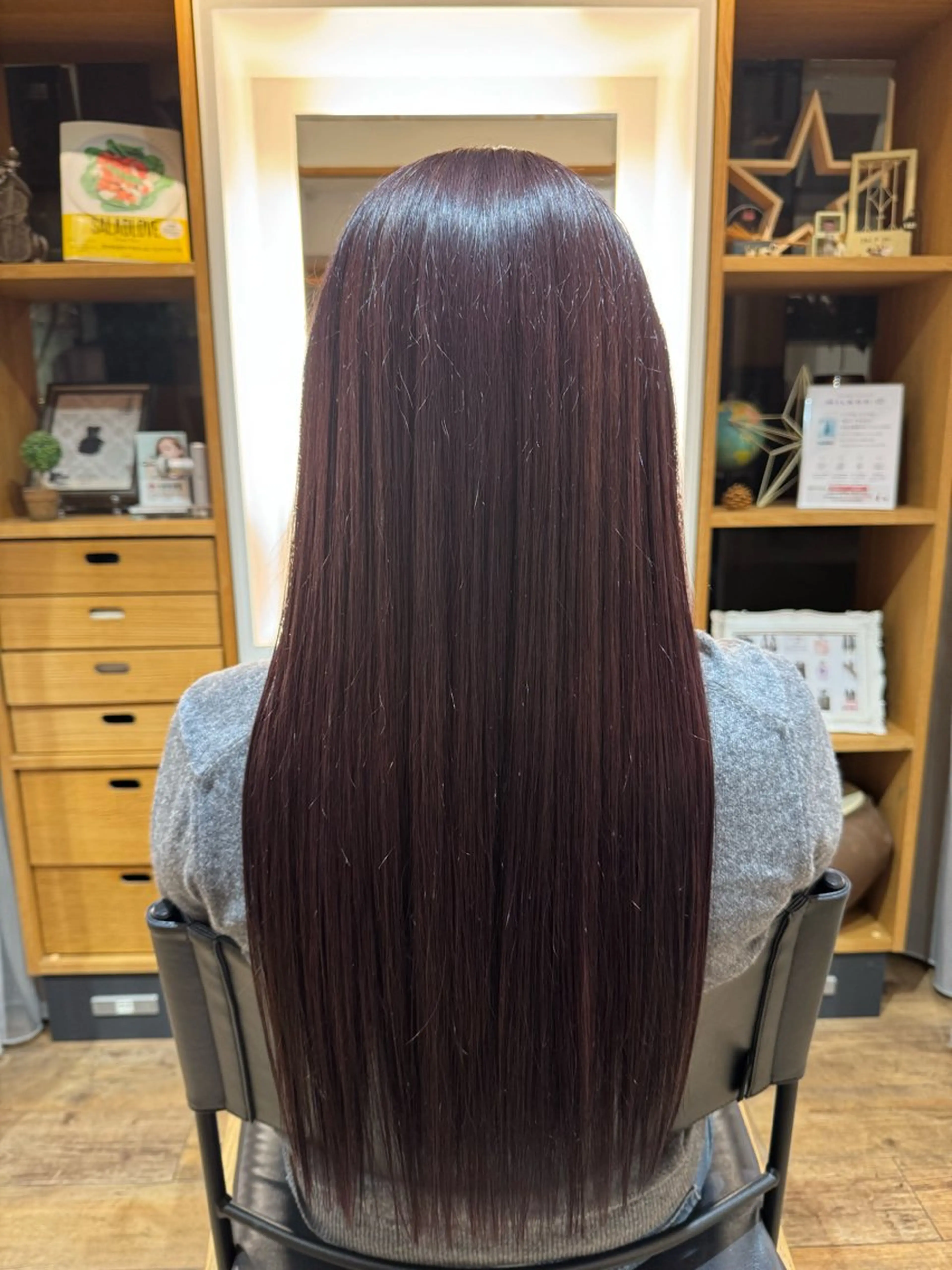 セミロング カット 縮毛矯正 トリートメント afloatkobe所属・美髪/髪質改善 川口凌弥のヘアスタイル