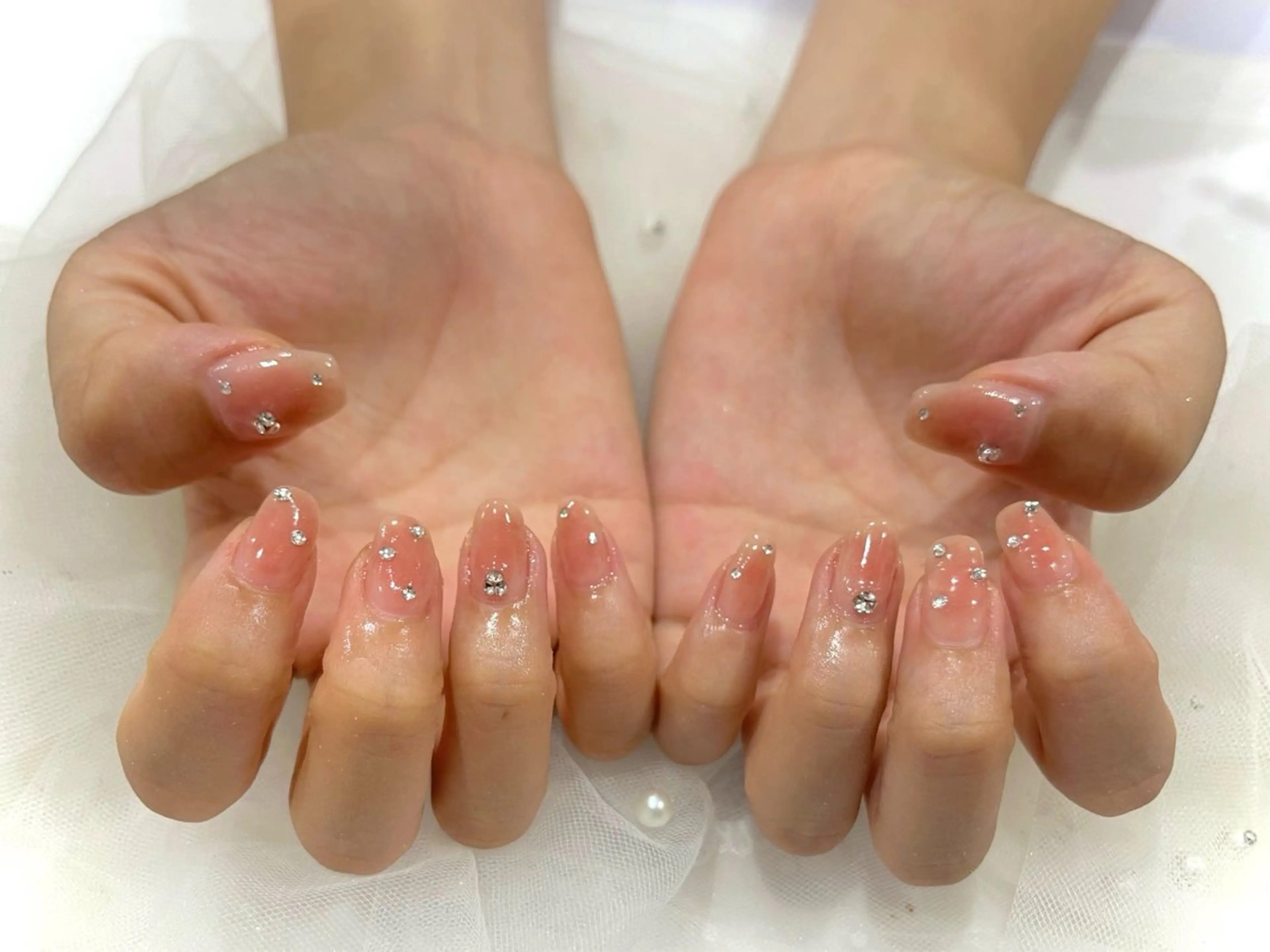 ネイル チークネイル キラキラネイル ストーンネイル ハンドネイル Nail salon Cielel⟡Ayaのネイルデザイン