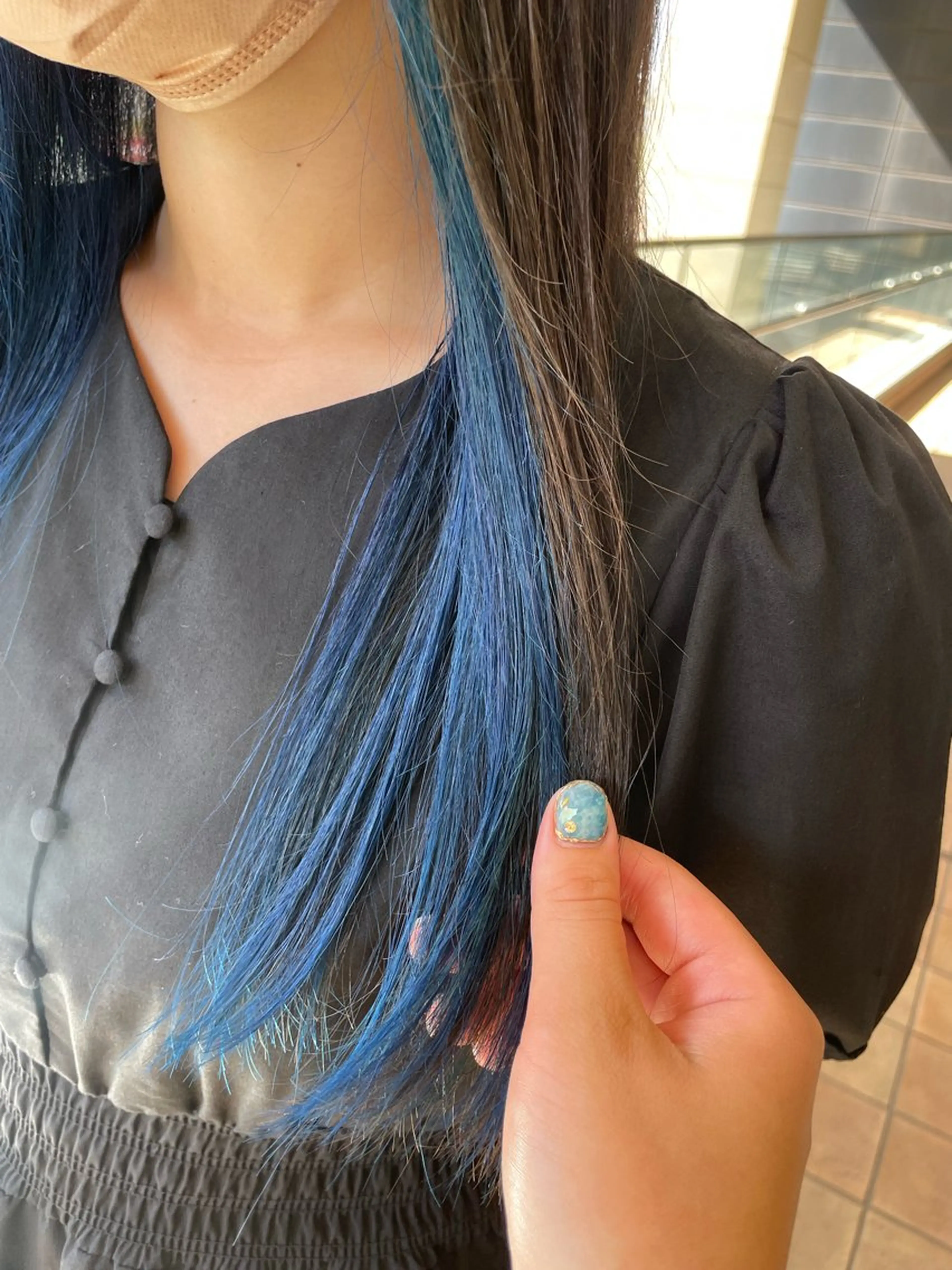 ロング カラー ブリーチ ケアブリーチ ハイライトカラー インナーカラー ハイライト ヘアカラー トリートメント 肌までキレイ見え✨️ 赤み消し特化のヘアスタイル
