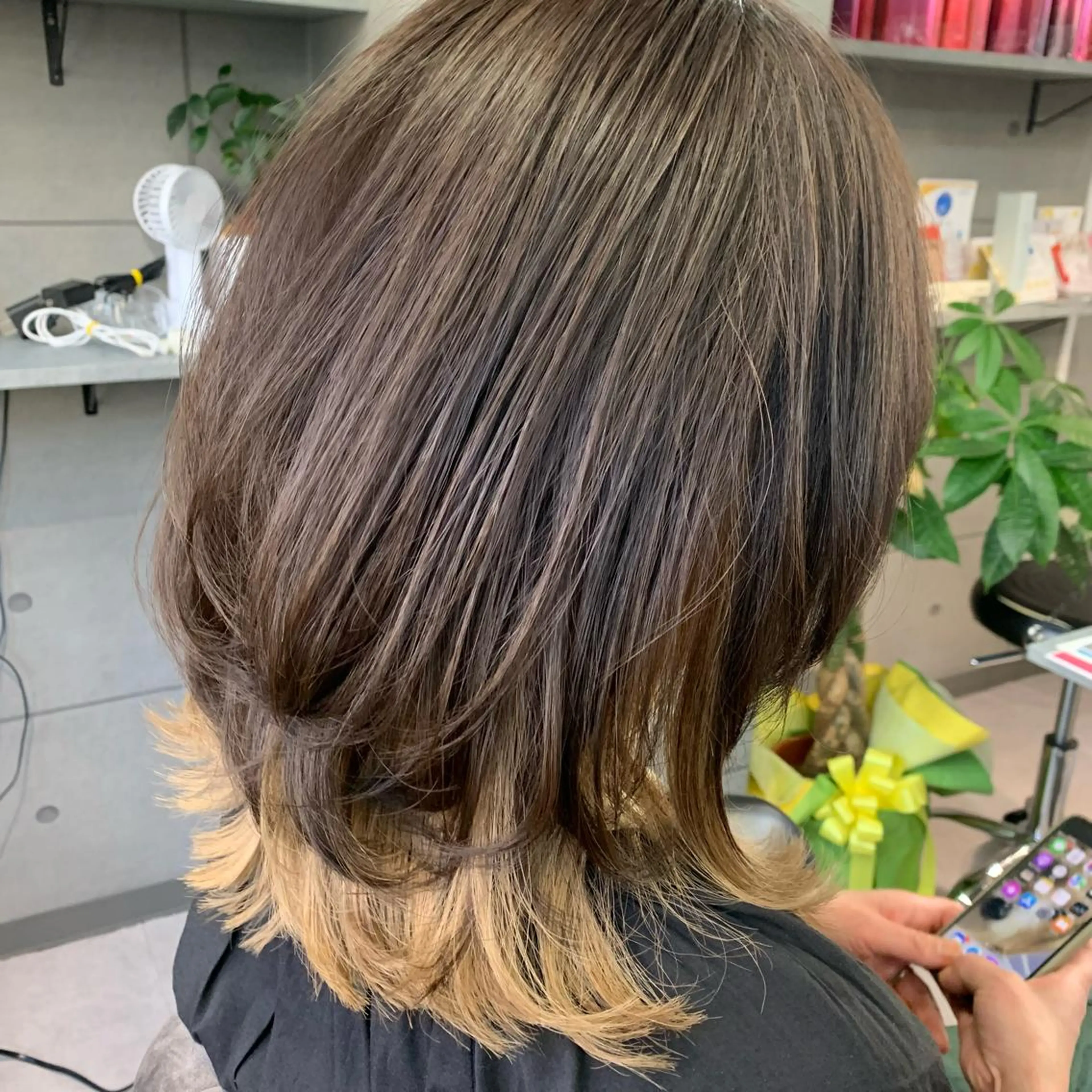 セミロング カット ディレクター鮫島 俊介のヘアスタイル