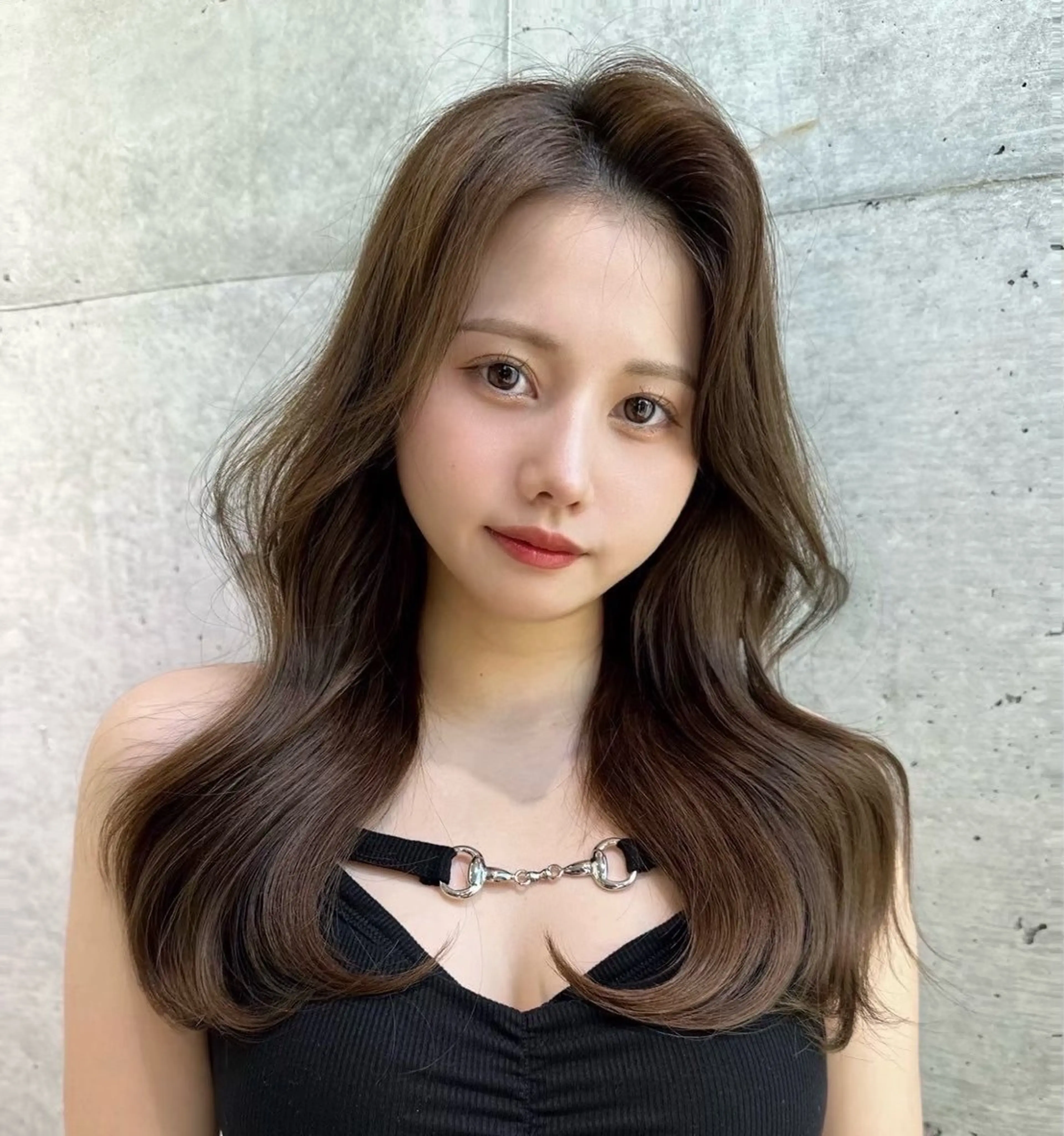 セミロング チョコレートブラウン くびれヘア 韓国風ヘア ヘアカラー Lond Role所属・🎀透明感カラー shizuka🎀のヘアスタイル