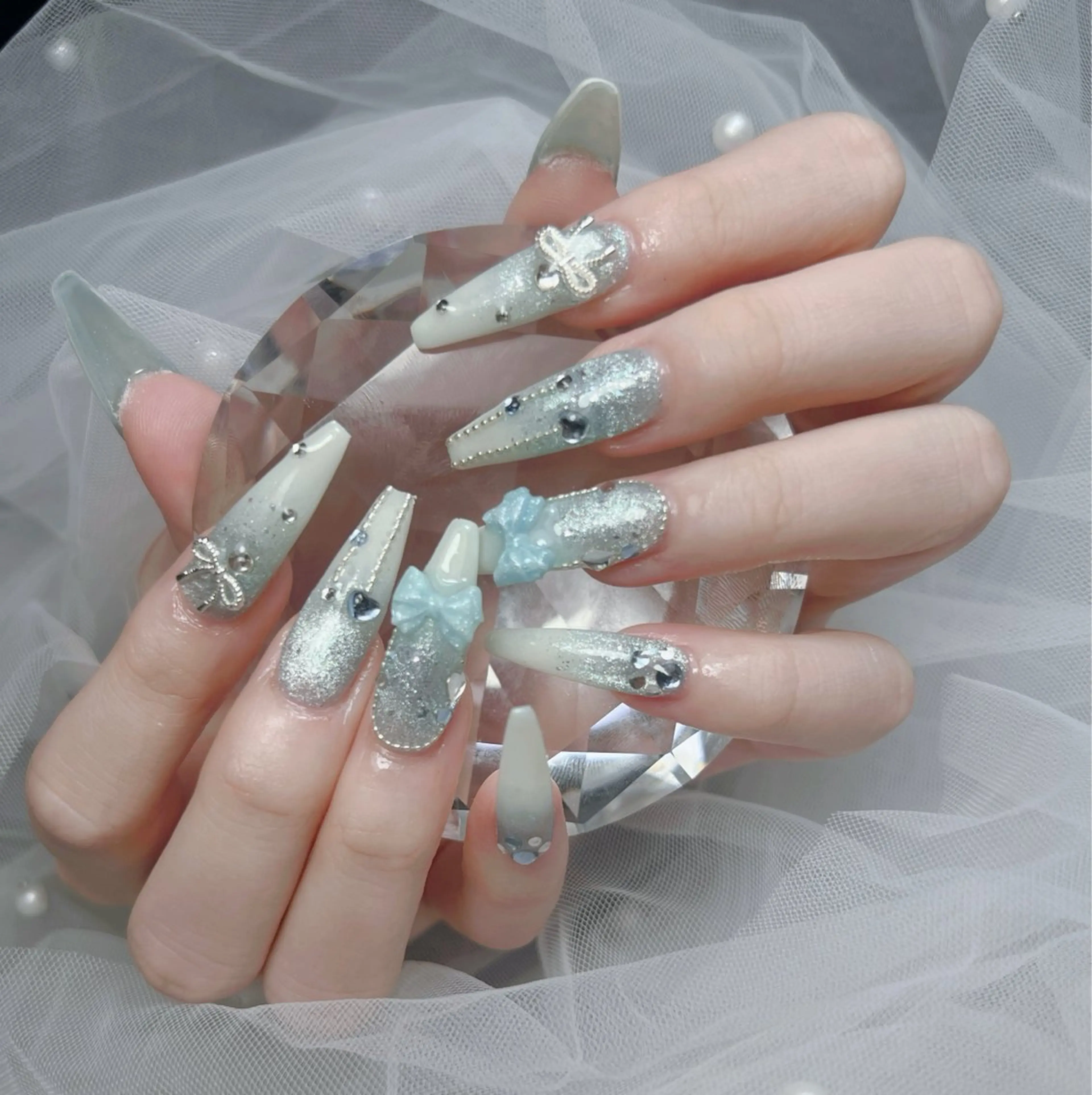 ネイル アートネイル オーロラネイル チークネイル 長さ出し フットネイル Noiranail_ studioのネイルデザイン