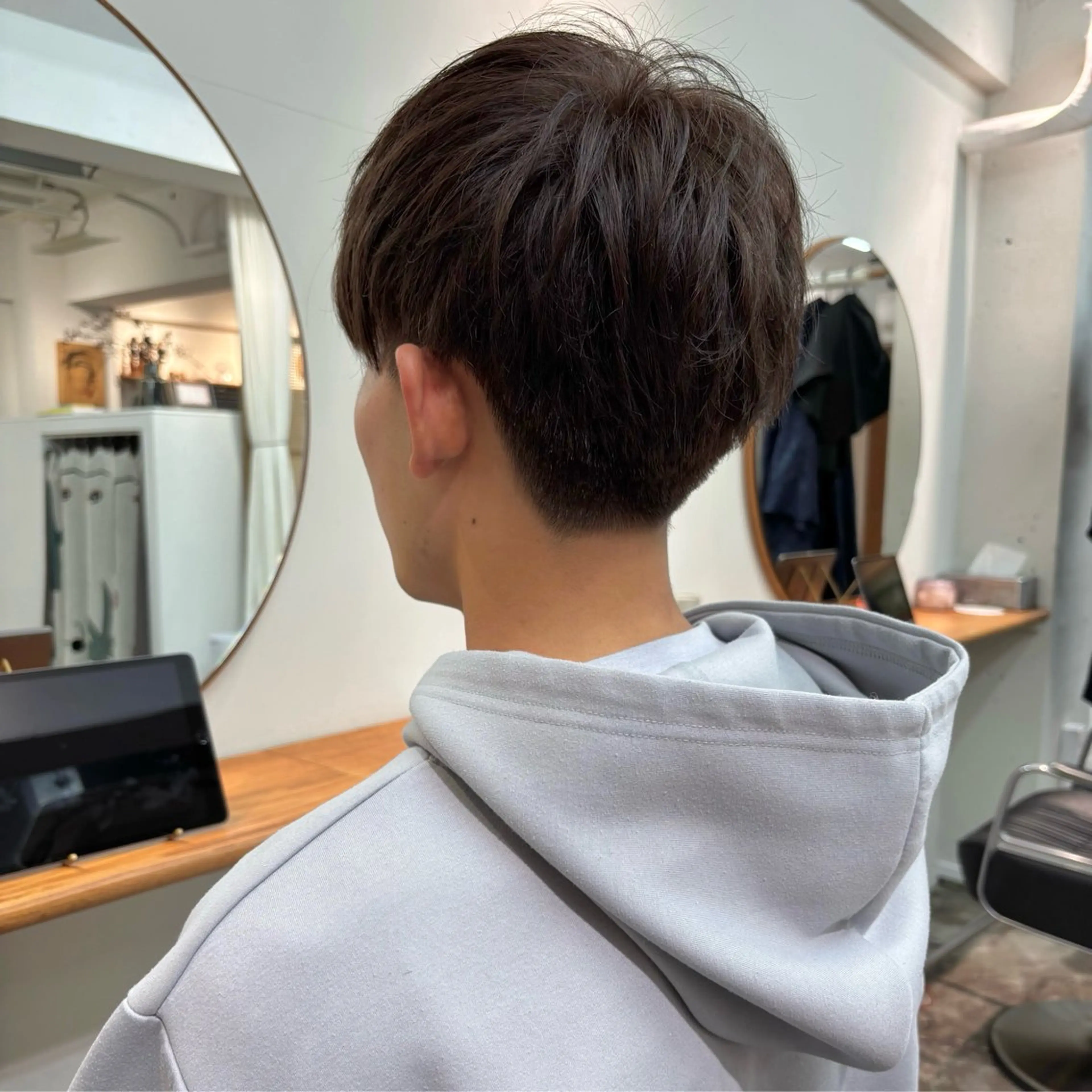カラー メンズ 卒業式のヘアスタイル ヘアカラー ヘッドスパ ☑️aiko【艶 カラー・ショート募】のヘアスタイル