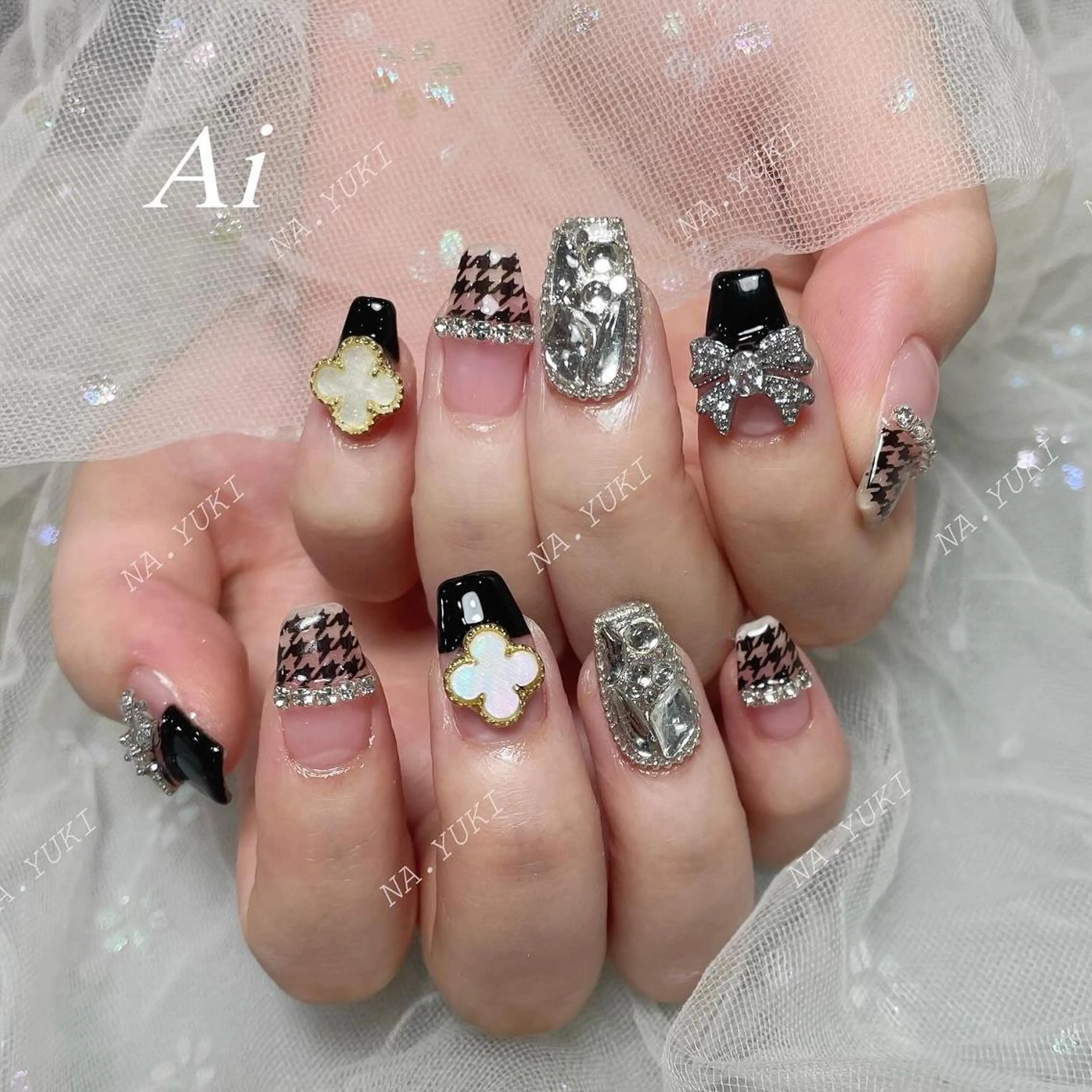 ネイル ハンドネイル 🦋 Queenieのネイルデザイン