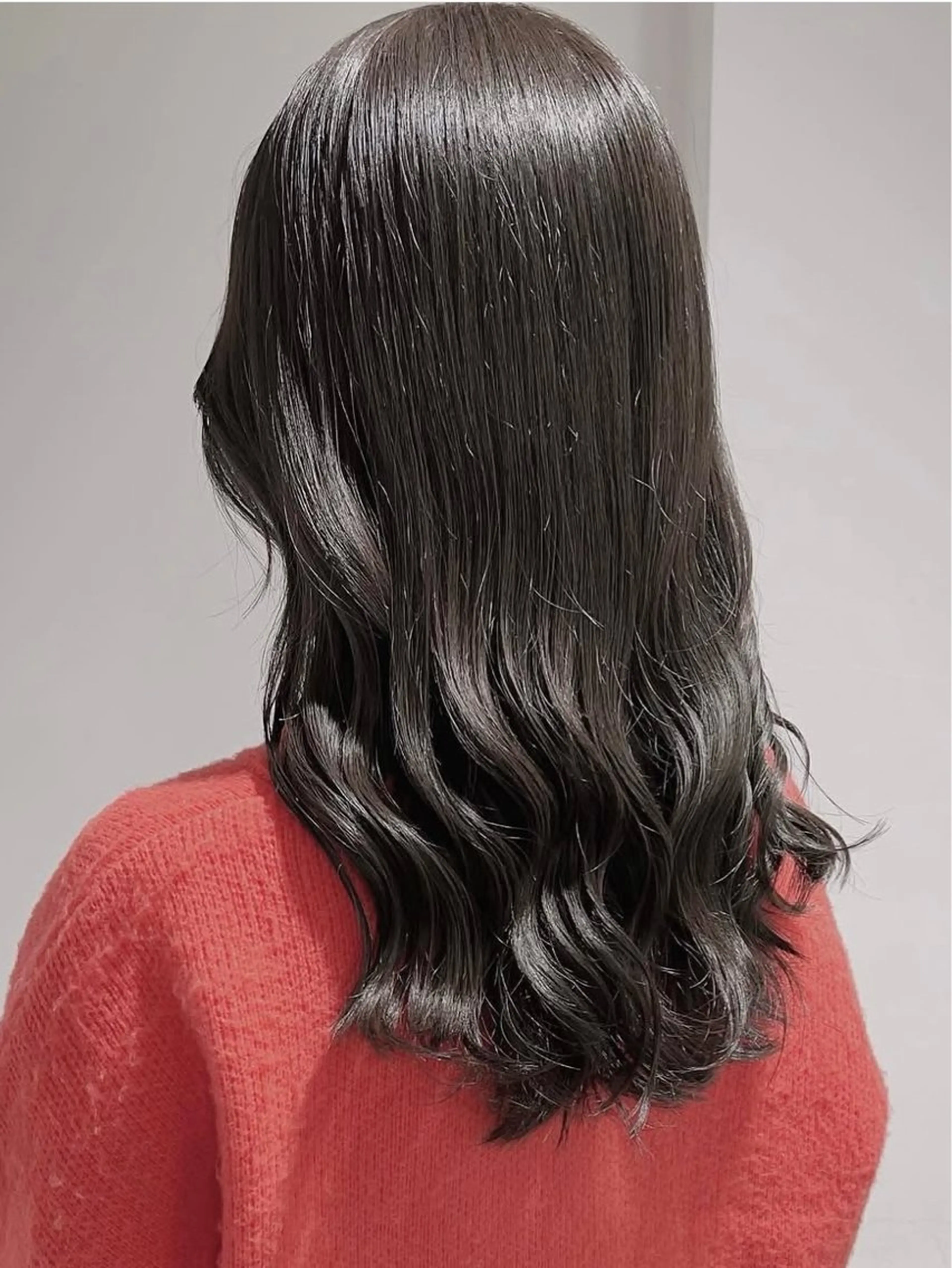 ロング カラー アッシュ アッシュブラウン ベージュカラー ブリーチ ブラウンカラー カット ヘアカラー トリートメント ヘッドスパ ヘアセット 柔らかブラウン🧸 韓国レイヤー🕊️のヘアスタイル