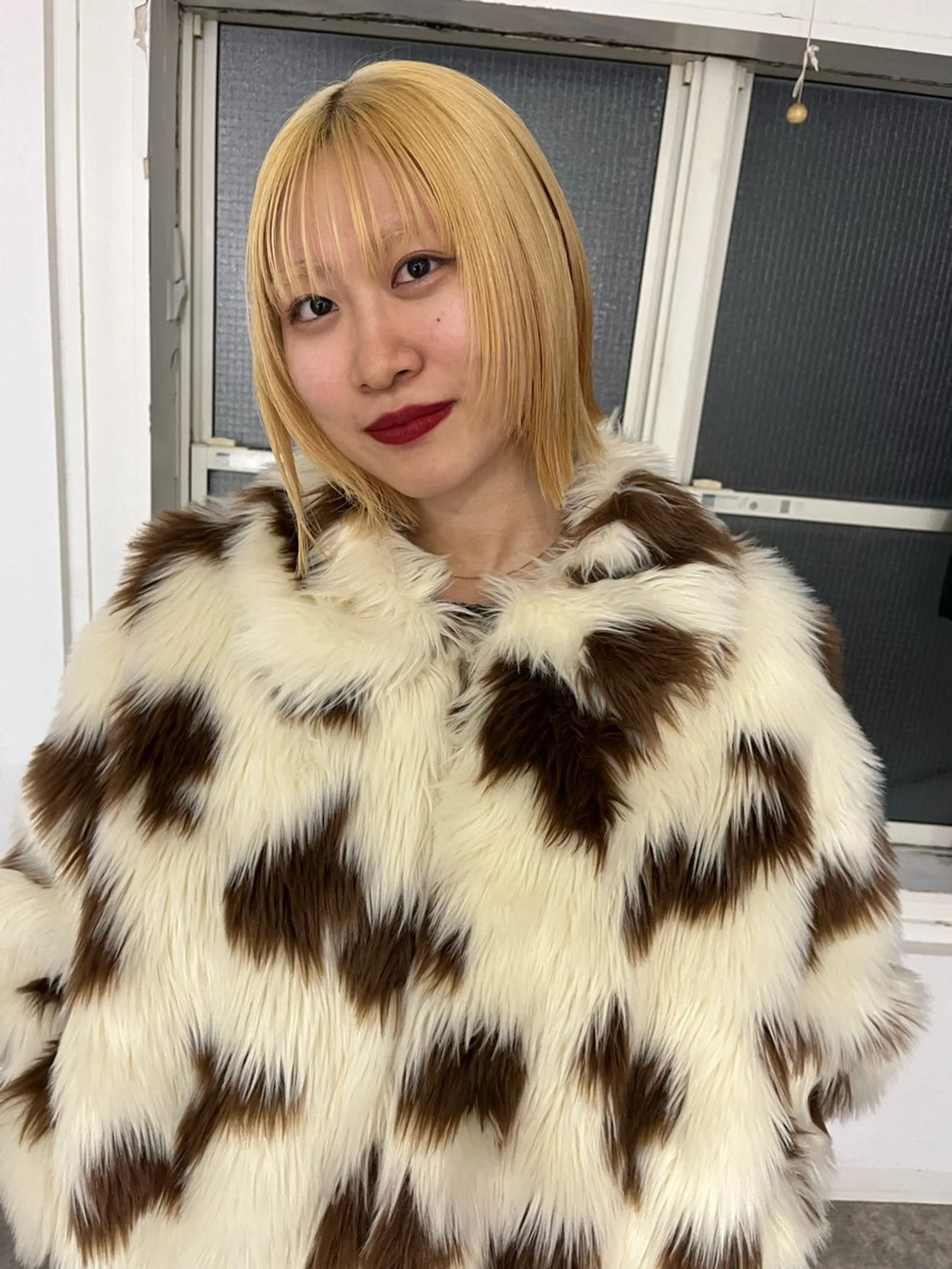 ミディアム カラー ブリーチ ケアブリーチ ハイトーンカラー 顔まわりレイヤー レイヤーカット カット ヘアカラー トリートメント 金井京介/パーマ /レイヤー/ボブのヘアスタイル