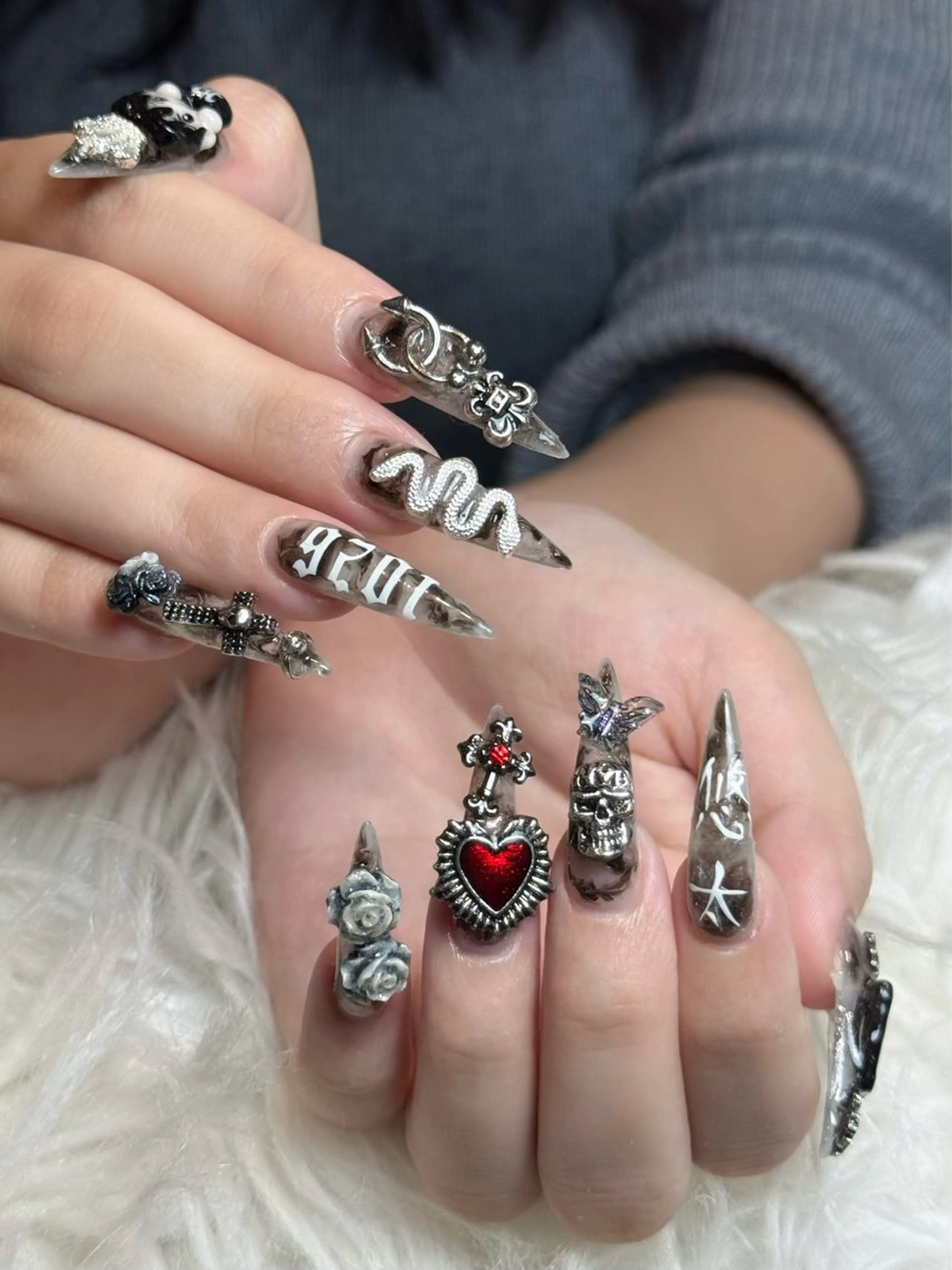 ネイル ボルドー ブラウン チークネイル ドット フットネイル ハンドネイル Julli nail所属・Julli ジュリのネイルデザイン