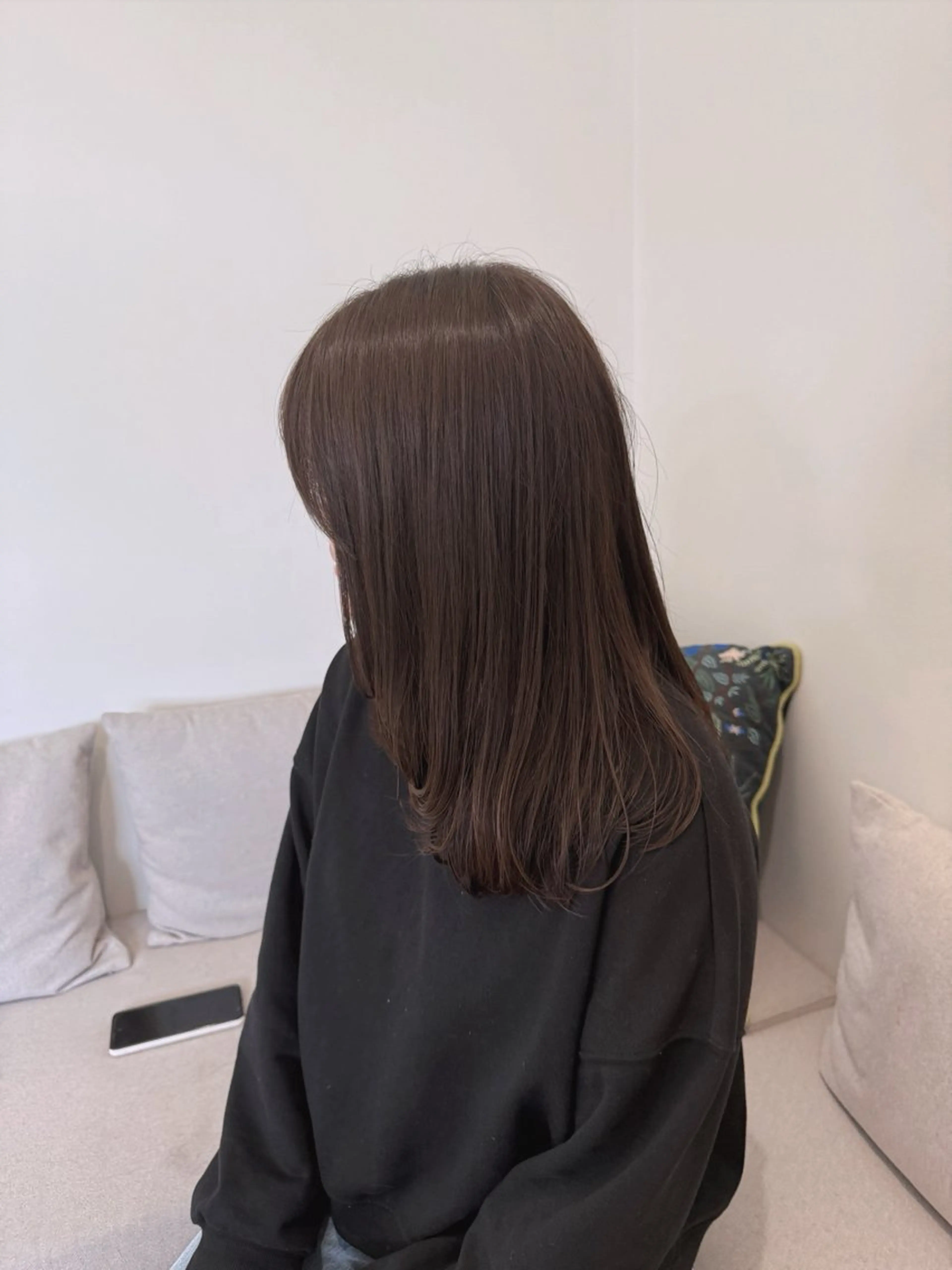 セミロング カラー U too e’s 鎌倉🌿堀岡千紘のヘアスタイル