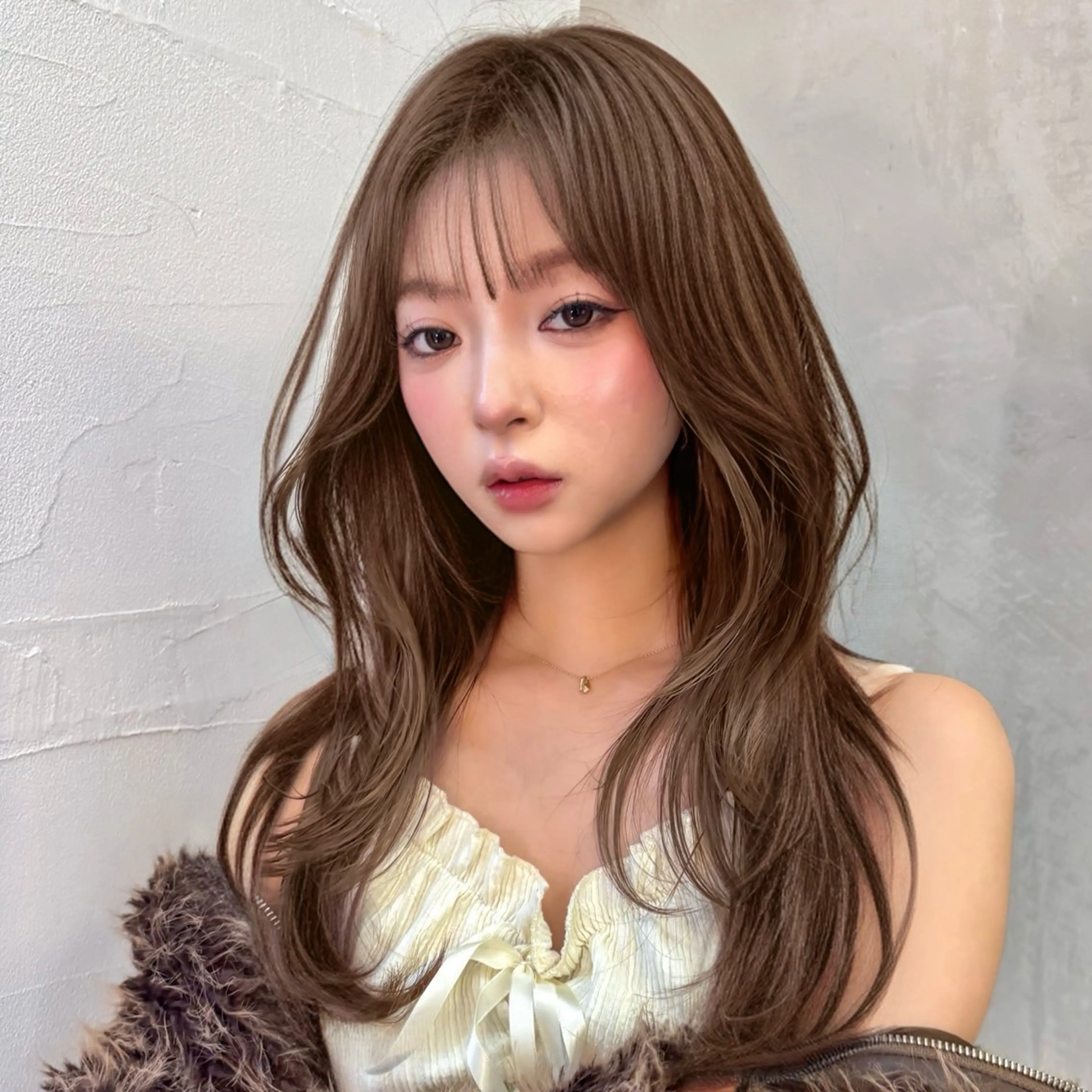 ロング くびれヘア 顔まわりレイヤー 韓国風ヘア レイヤーカット シースルーバング カット ヘアカラー トリートメント 🤍aimi🤍 ウルフ/韓国ヘアのヘアスタイル