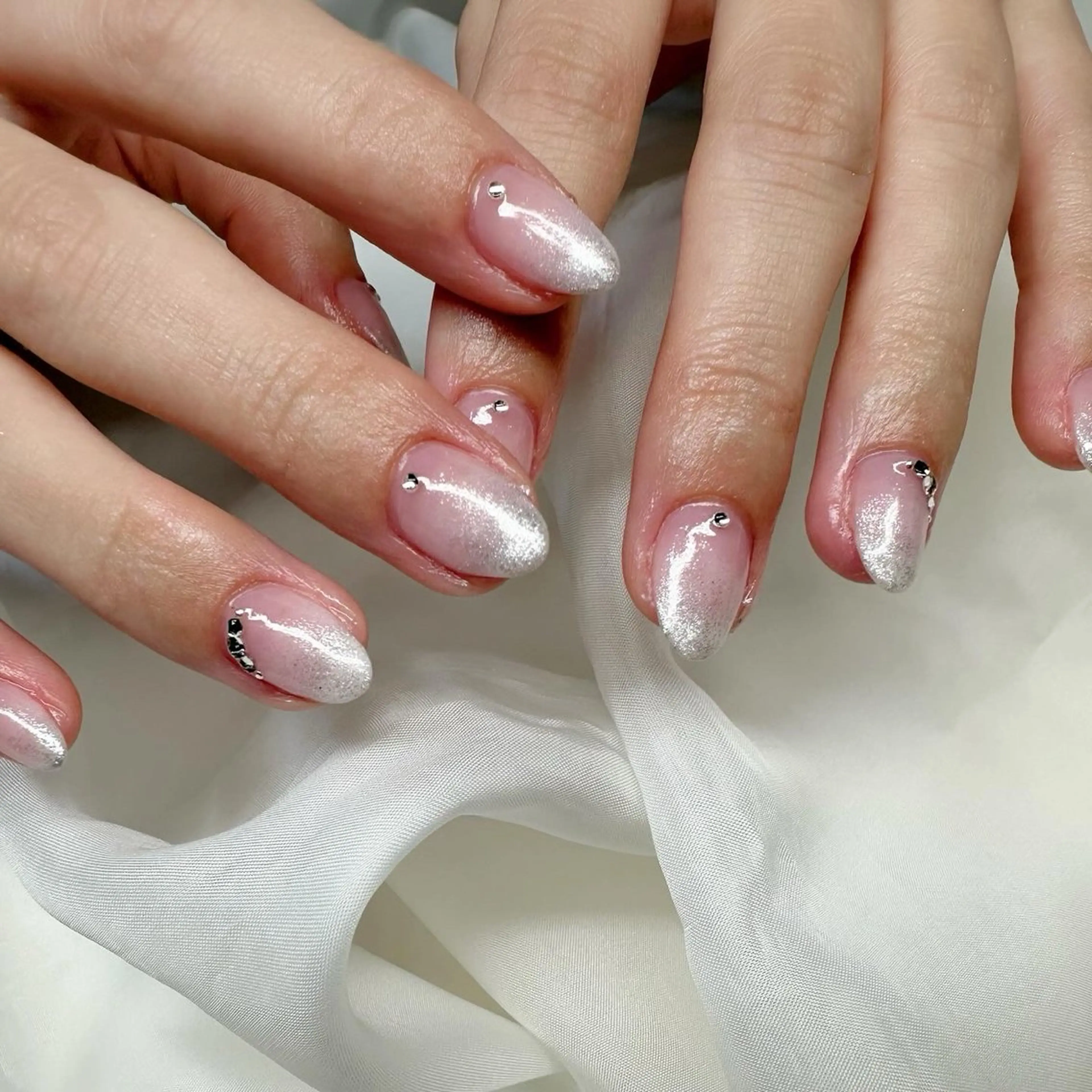 ネイル アートネイル グラデーション 氷ネイル・うるうるネイル マグネットネイル 春ネイル 🪞KAPE NAIL 🪞のネイルデザイン