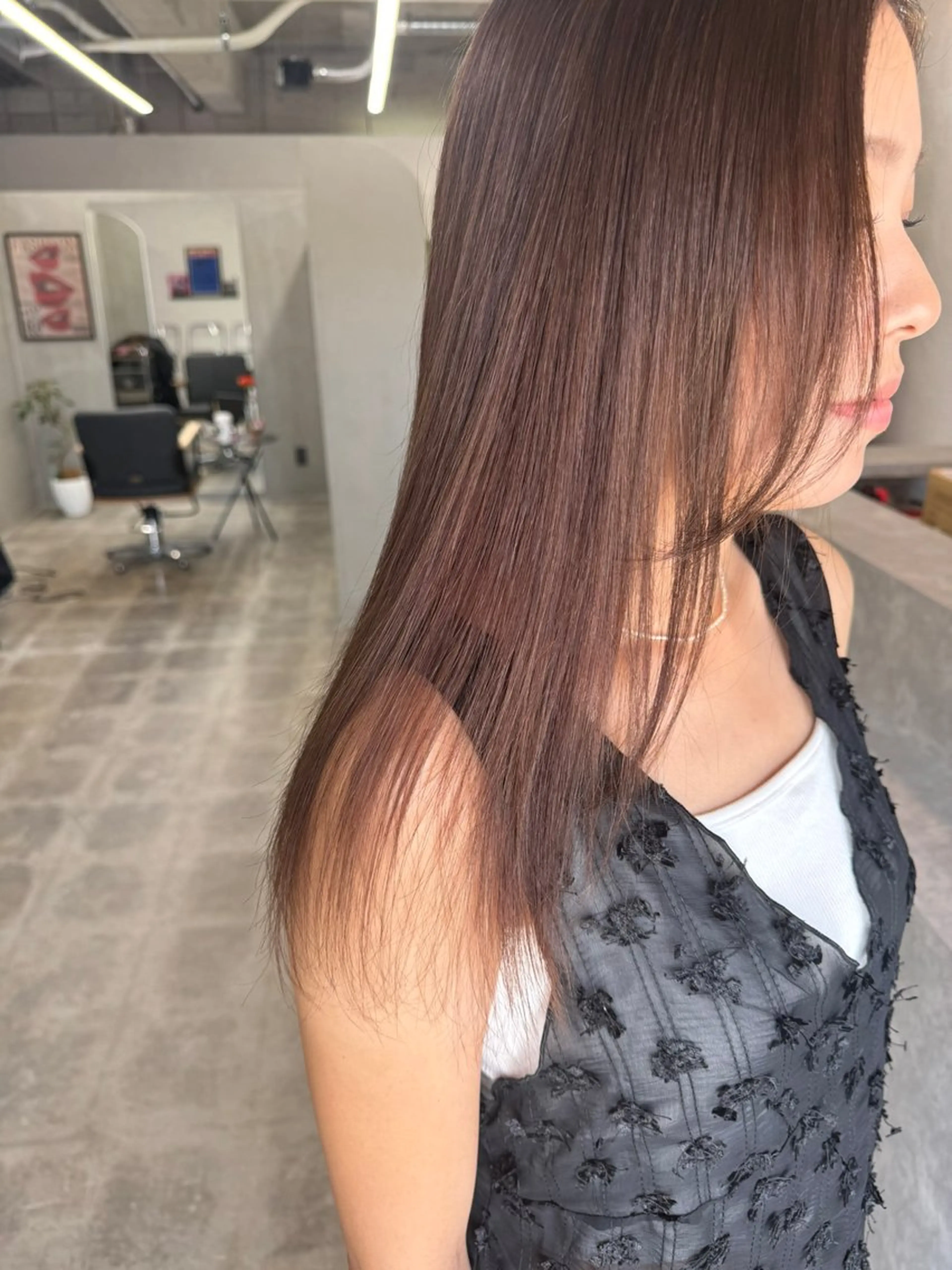 セミロング 艶カラー🫧 MOMOYOのヘアスタイル