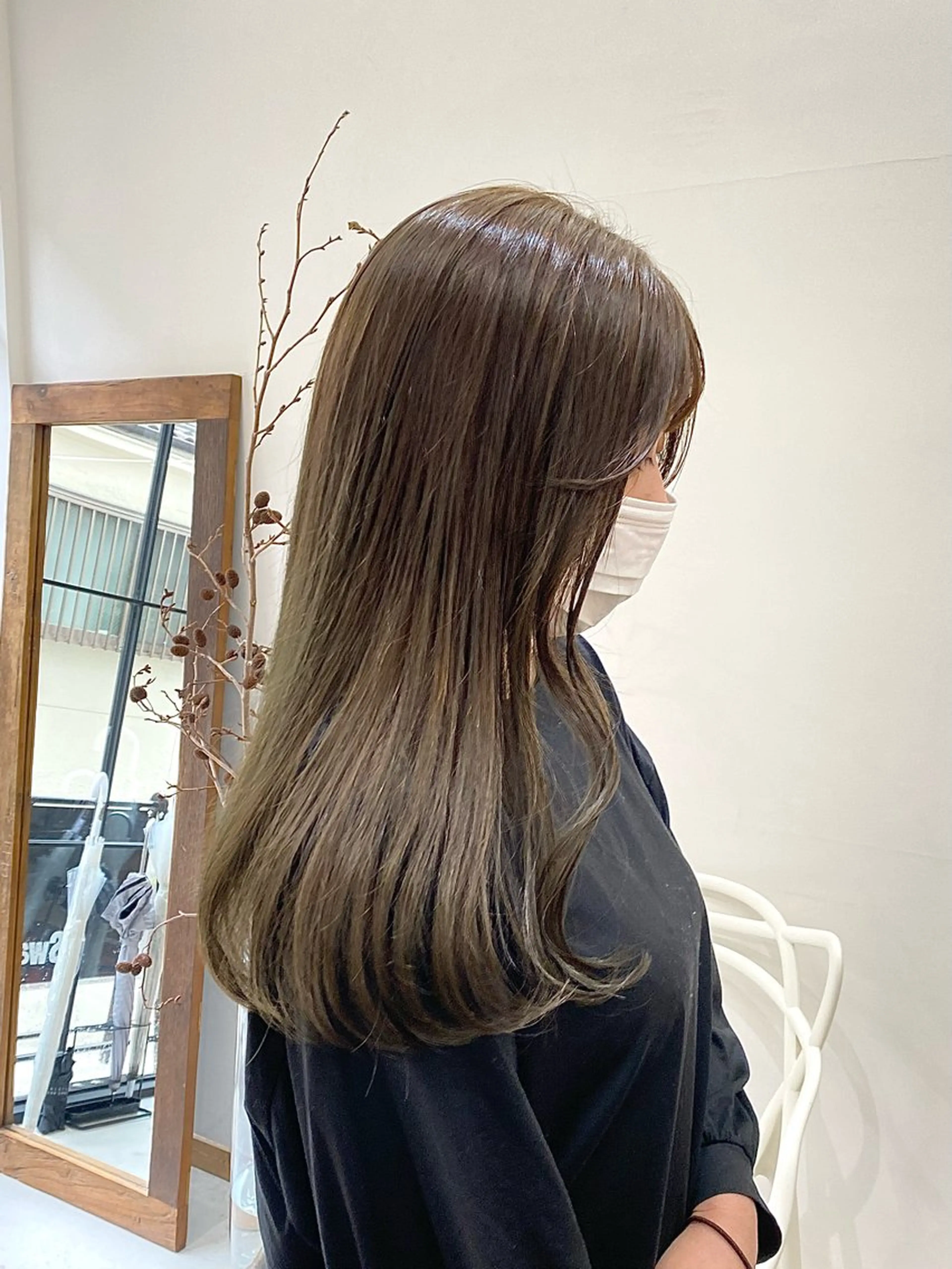 セミロング カラー ヘアアレンジ ベージュカラー ブリーチ ダブルカラー オリーブベージュ レッドカラー カット ヘアカラー トリートメント ハル🌸柔色/ ブリーチなし/艶髪のヘアスタイル
