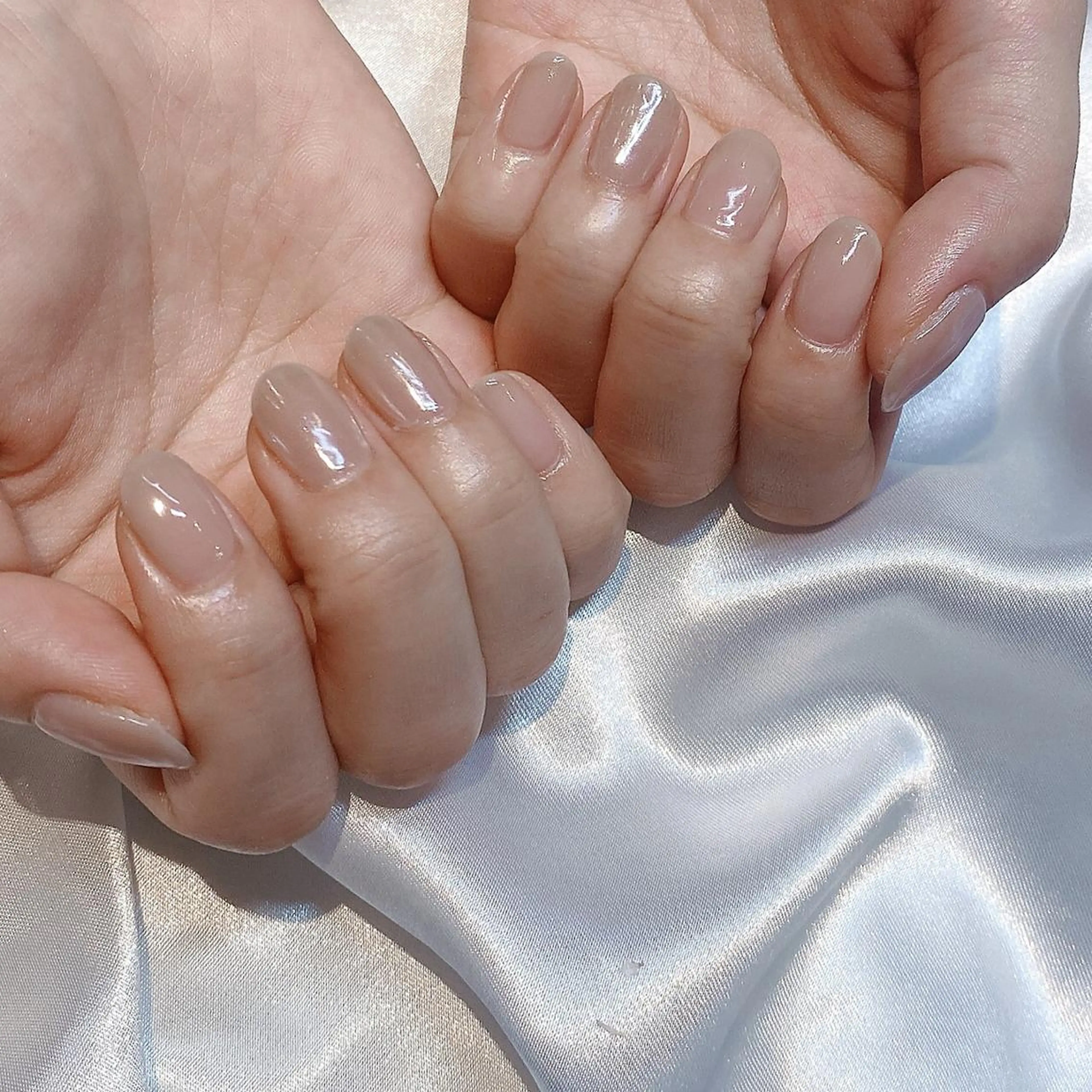 ネイル ミラーネイル ワンカラーネイル ハンドネイル mochi.所属・mochi. nail🌿のネイルデザイン