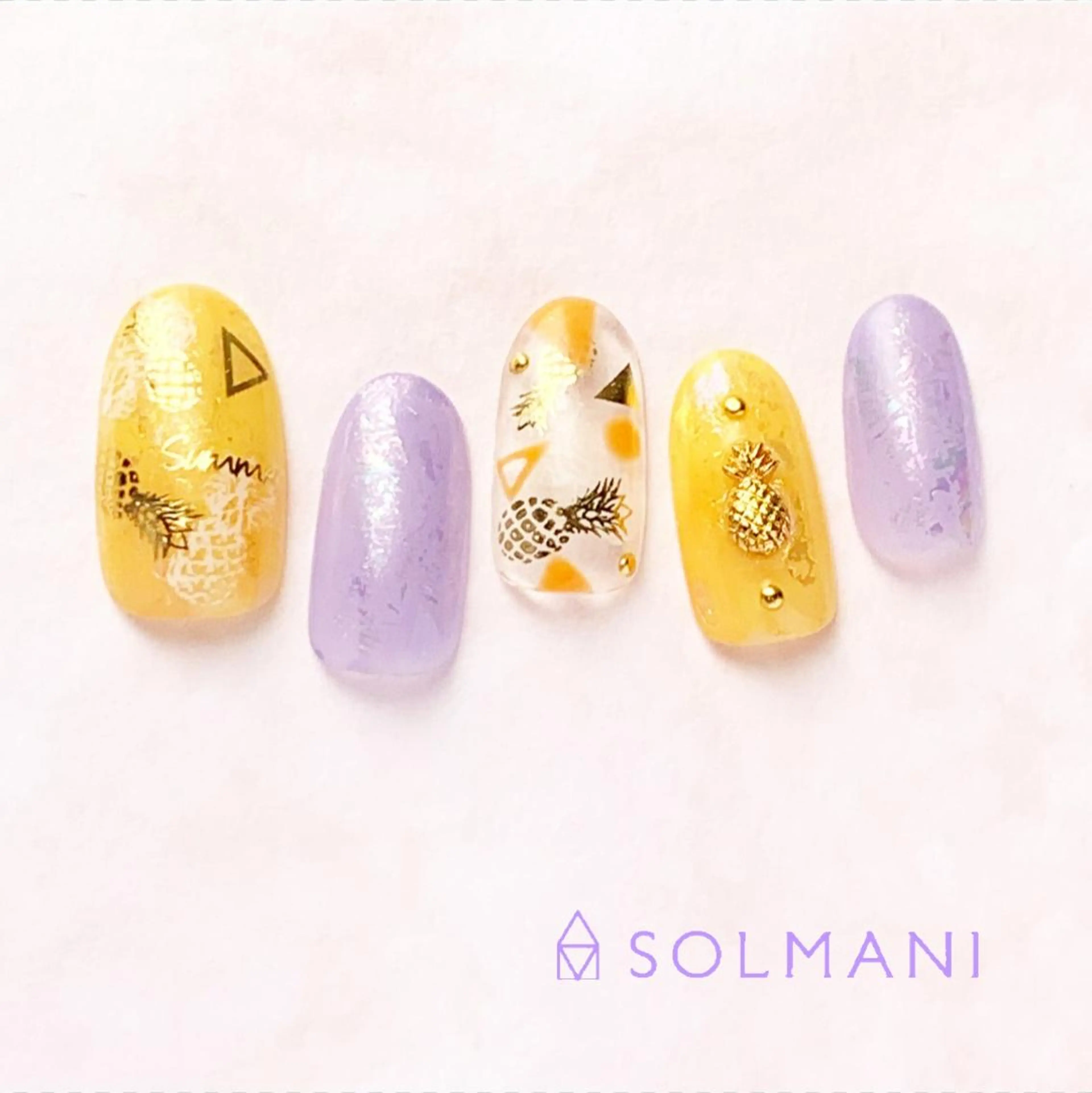 ネイル SOLMANI 予約担当のネイルデザイン