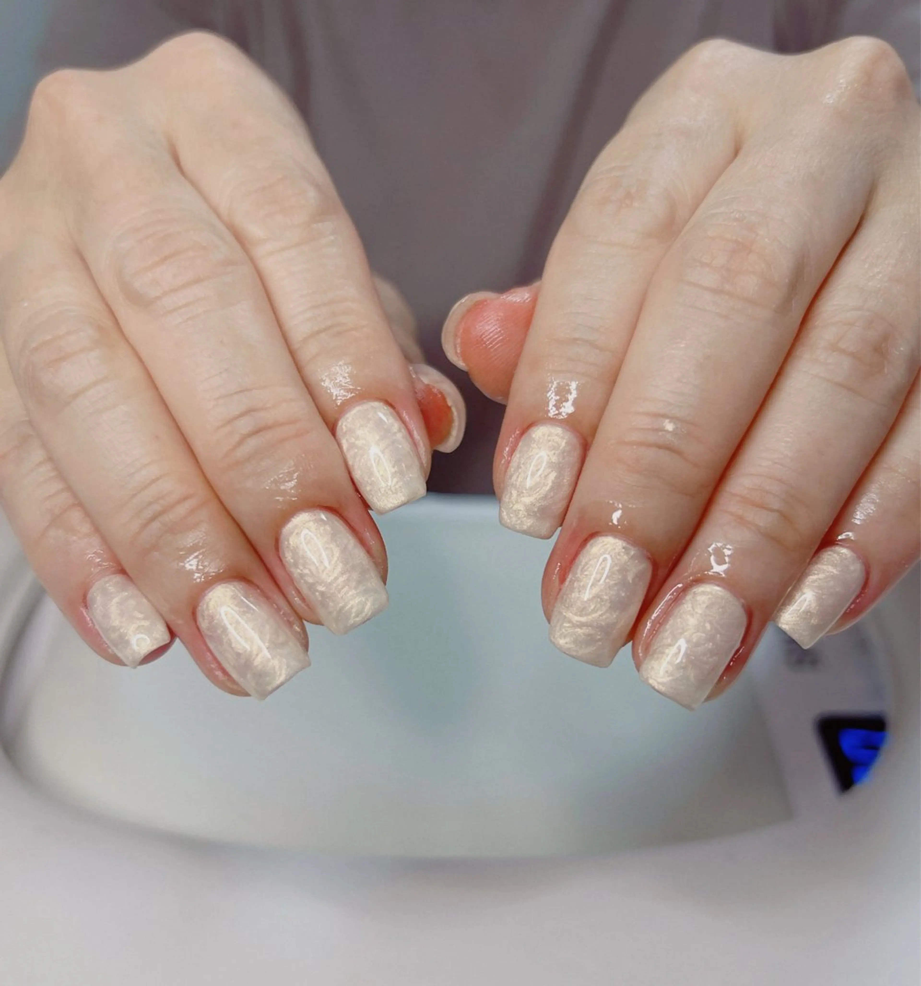 ネイル オーロラネイル 長さ出し フットネイル 韓国ネイル ラメ(グリッター) ハンドネイル 👍thumbs up nail👍のネイルデザイン