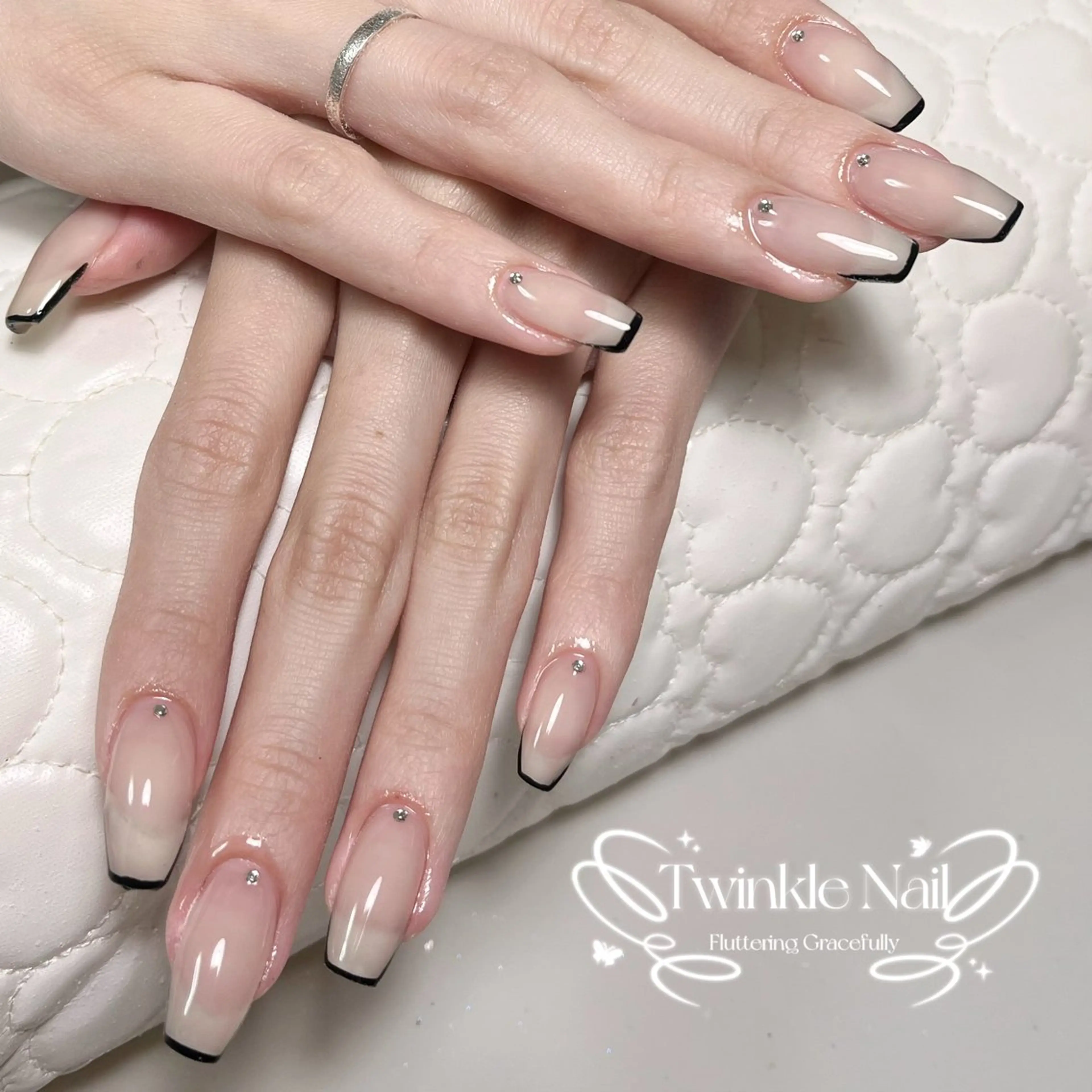 ネイル フレンチネイル シンプルネイル ハンドネイル Twinkle Nail Kuboのネイルデザイン