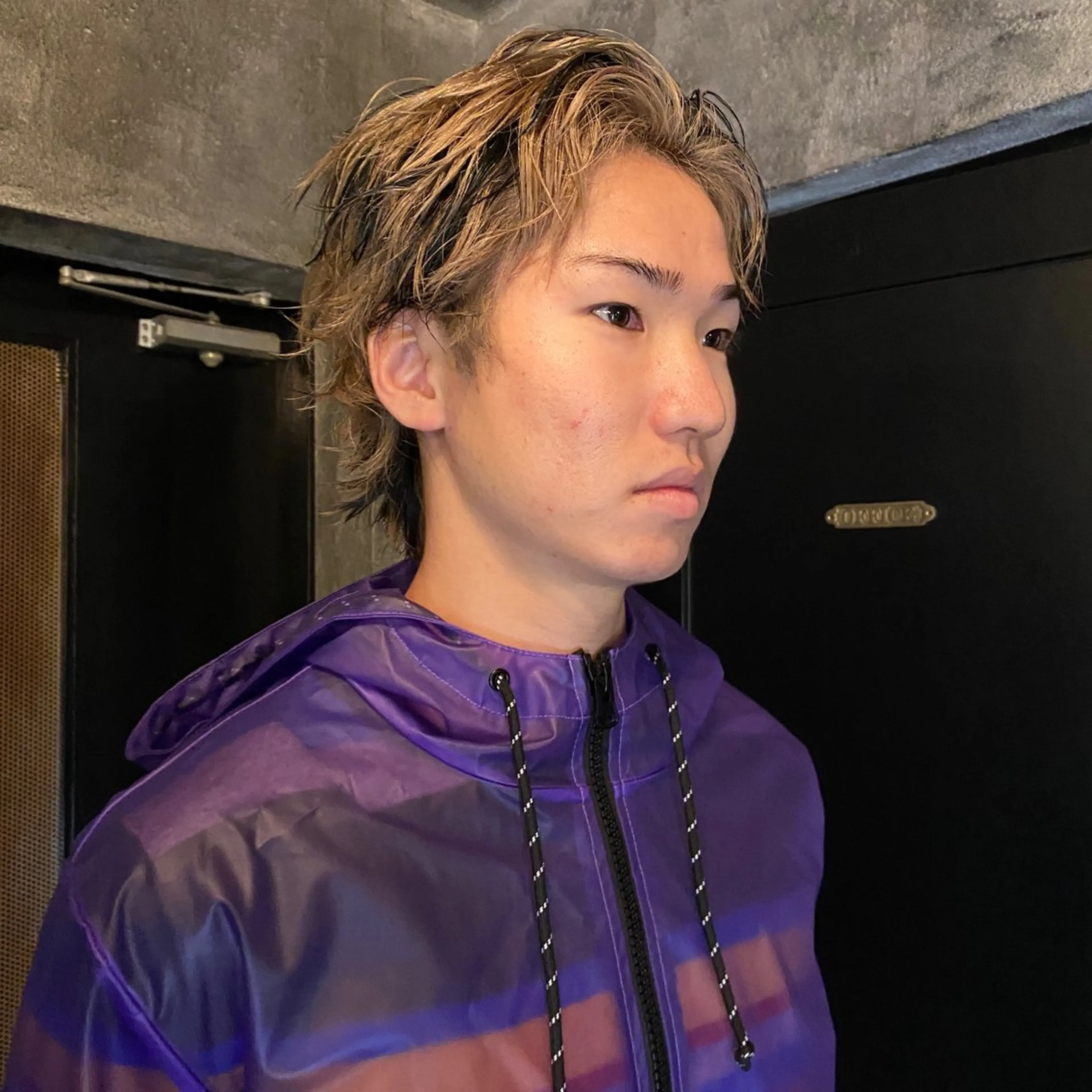 ショート カラー メンズ メンズブリーチ ブリーチ デザインカラー カット ヘアカラー トリートメント ◽️モードヘア◽️ SHOUTOのヘアスタイル