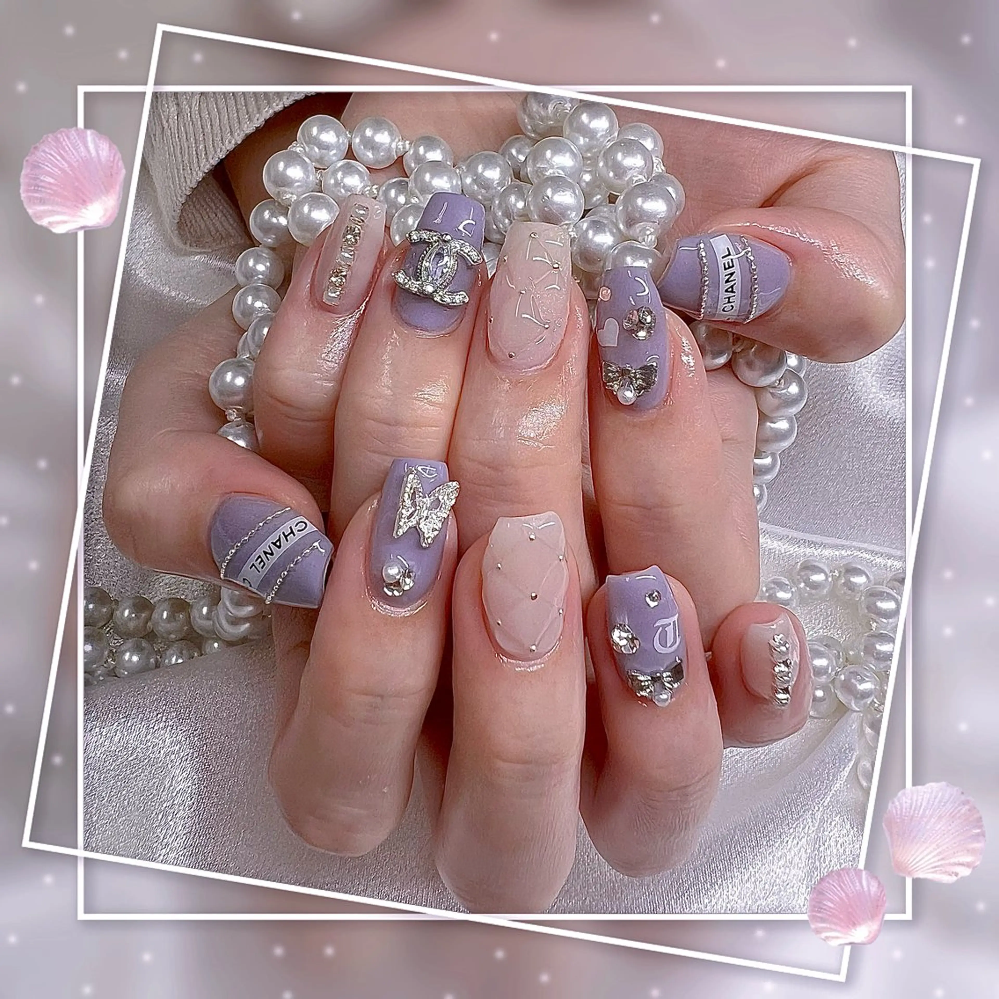 ネイル フレンチネイル グラデーション キラキラネイル 韓国ネイル マグネットネイル ハンドネイル ハンドケア Chill Nailsalonのネイルデザイン