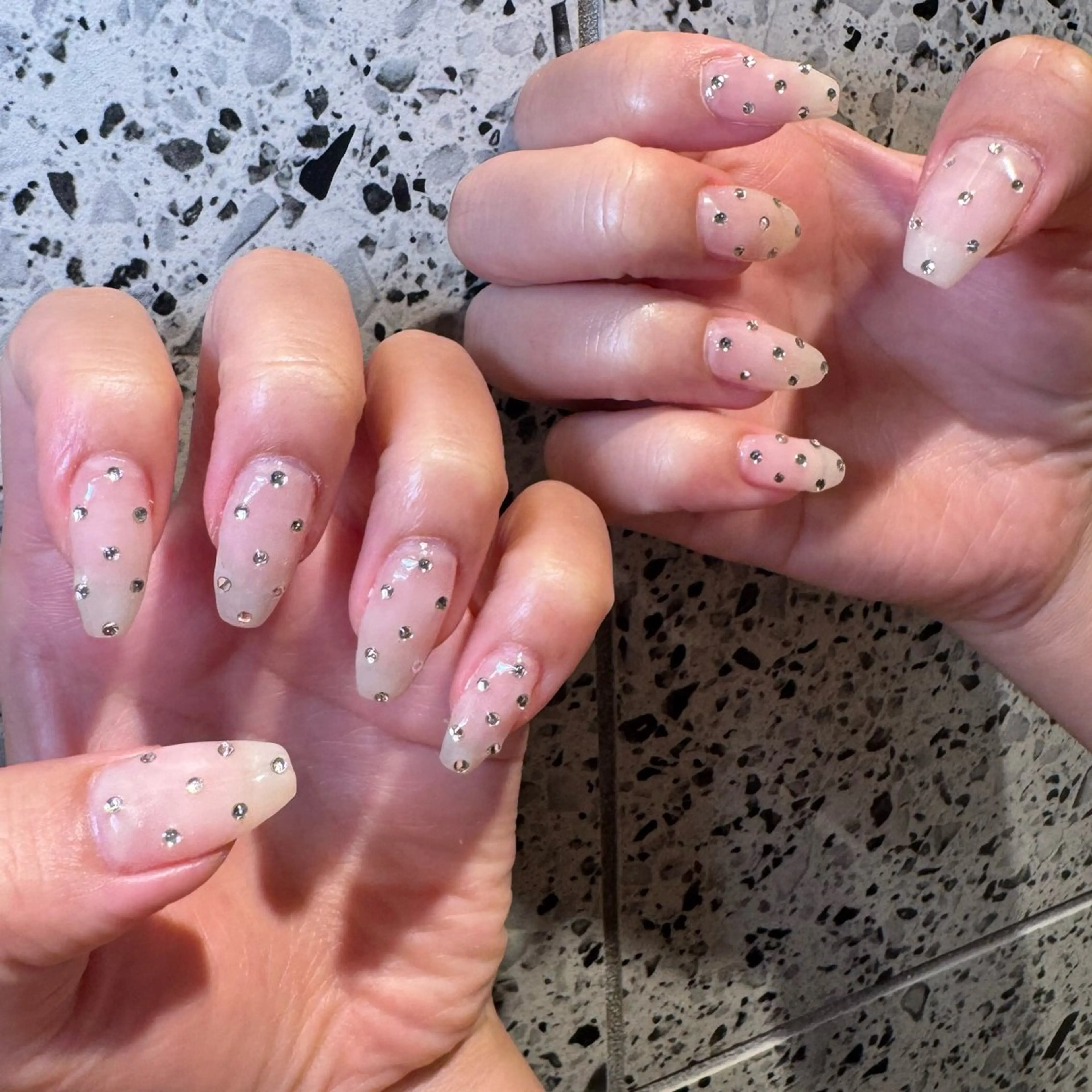 ネイル ハンドネイル RIEKO🍒 ワンホン♡推しネイルのネイルデザイン