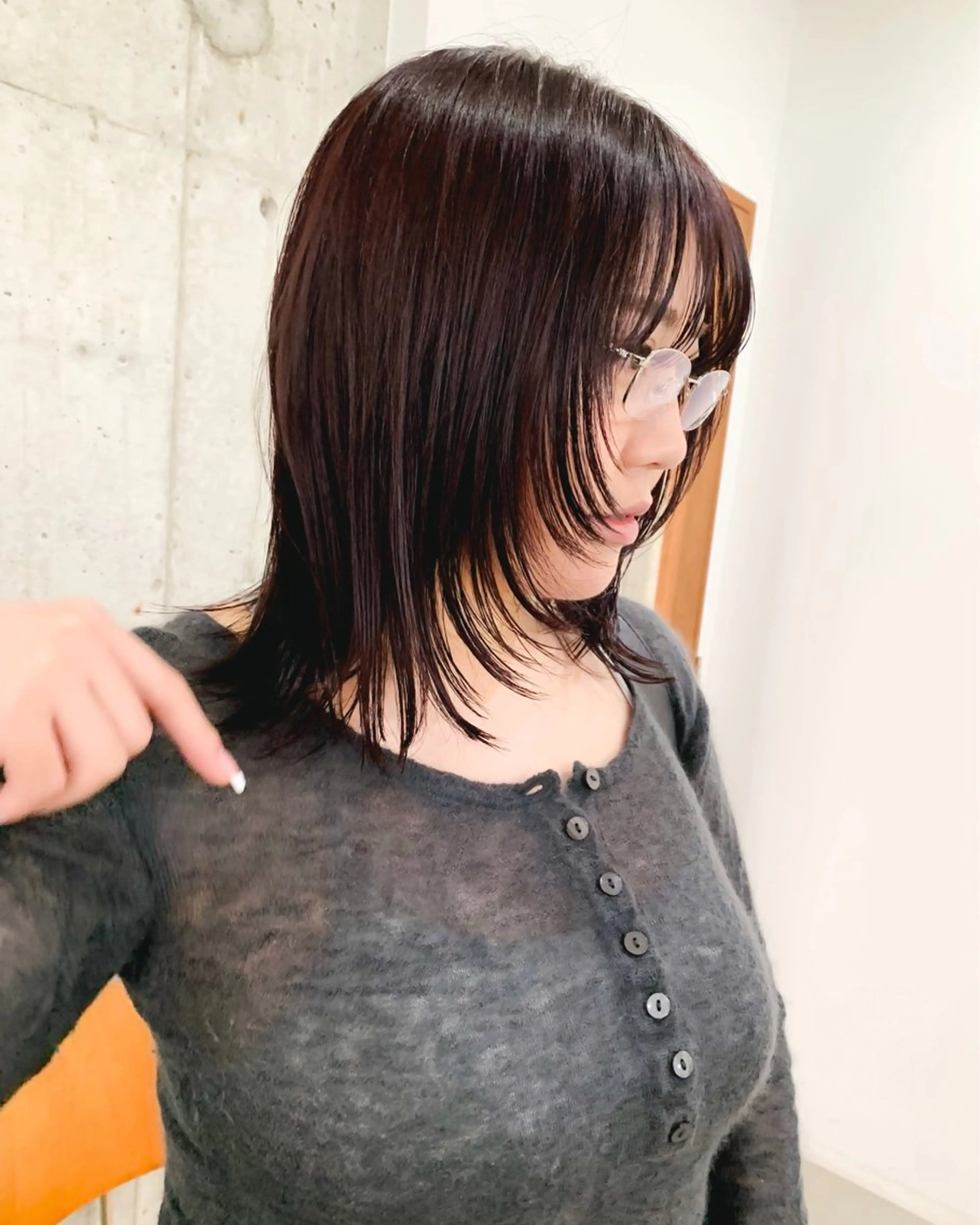 ミディアム ミディアムレイヤー レイヤーカット カット ✂︎レイヤーカット/ ウルフ/パーマ✂︎のヘアスタイル