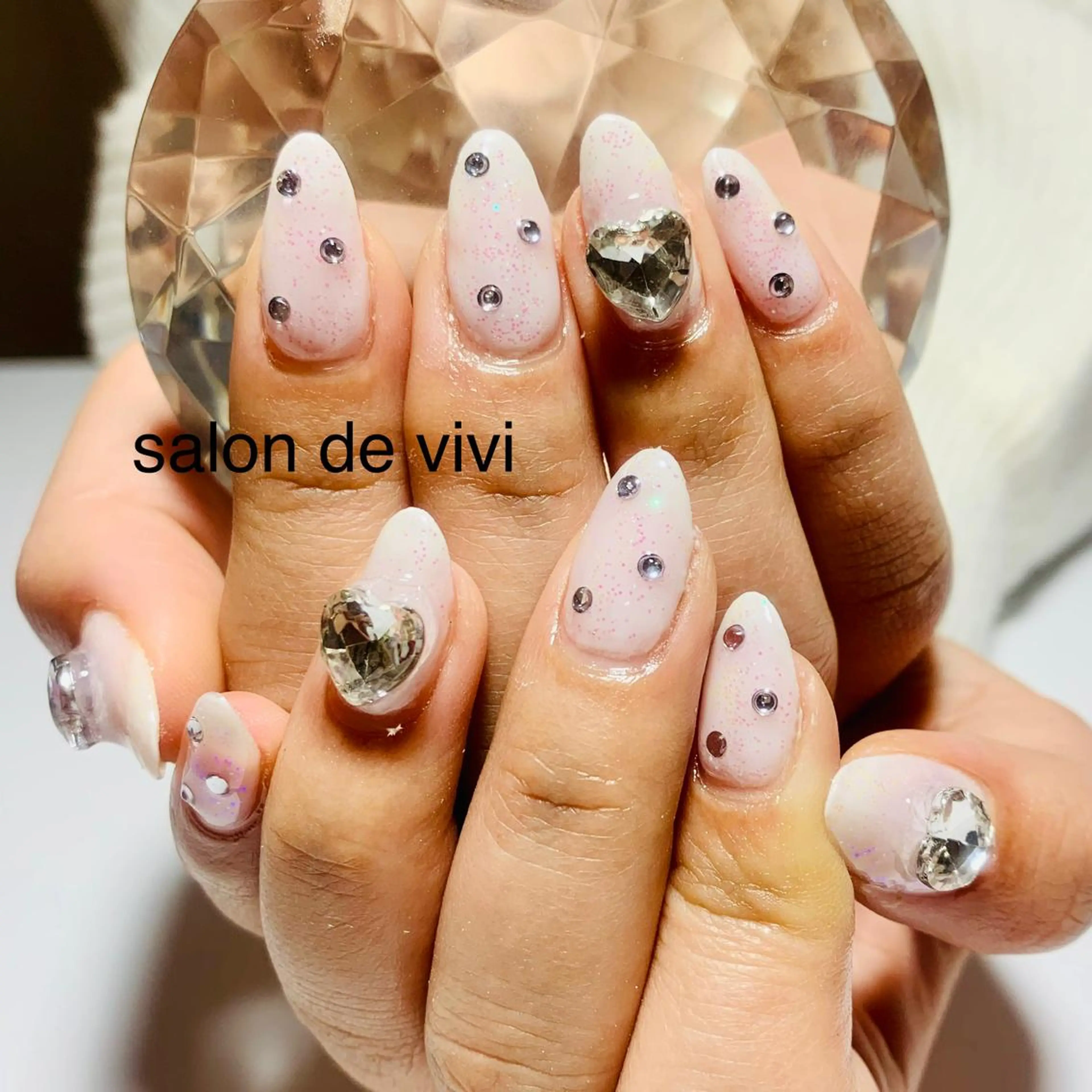 ネイル ハート ストーンネイル Salon.de. ViViのエステ・リラクイメージ