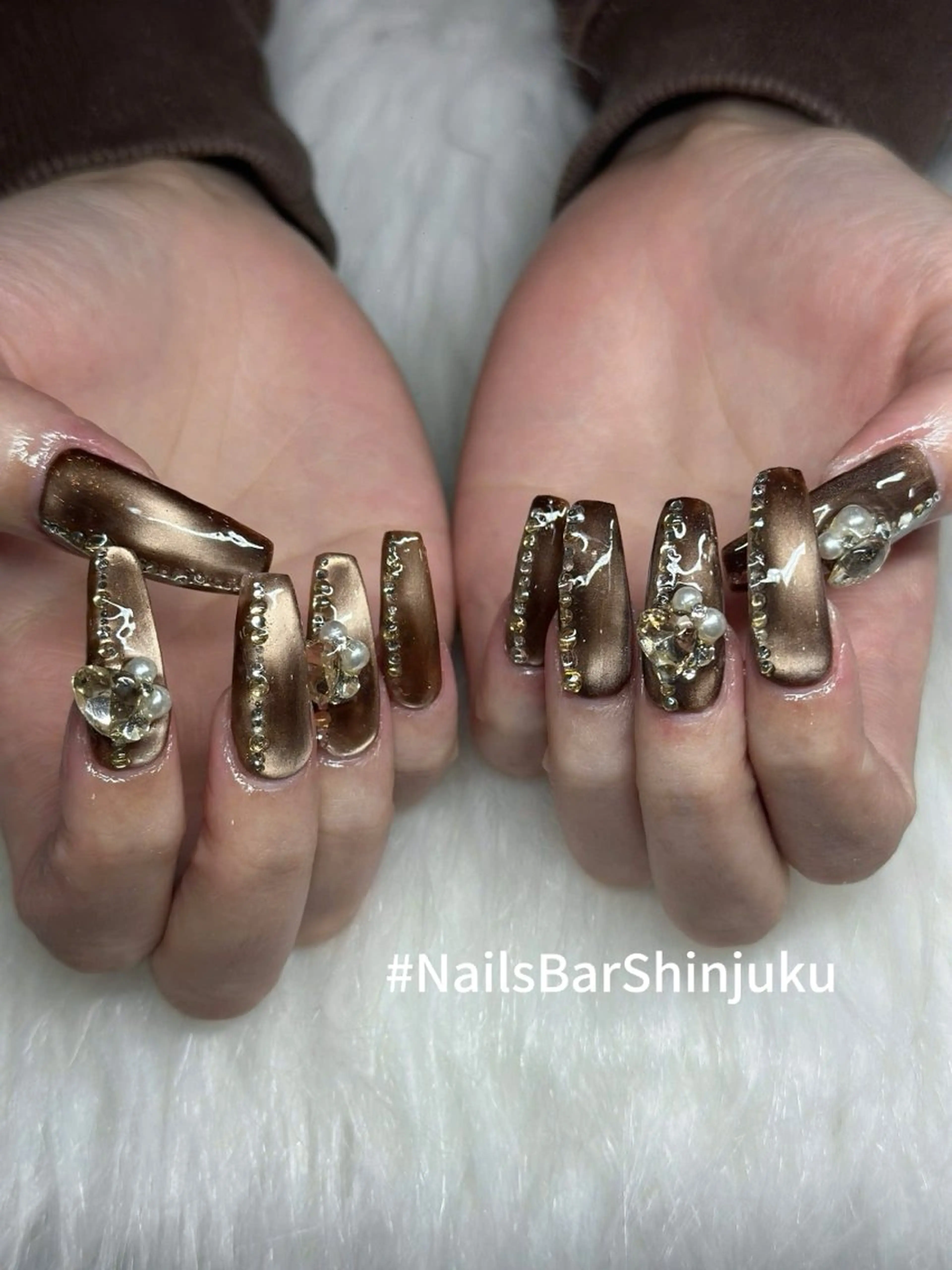 ネイル ボルドー ブラウン チークネイル ドット フットネイル NAILS BAR SHINJUKUのネイルデザイン