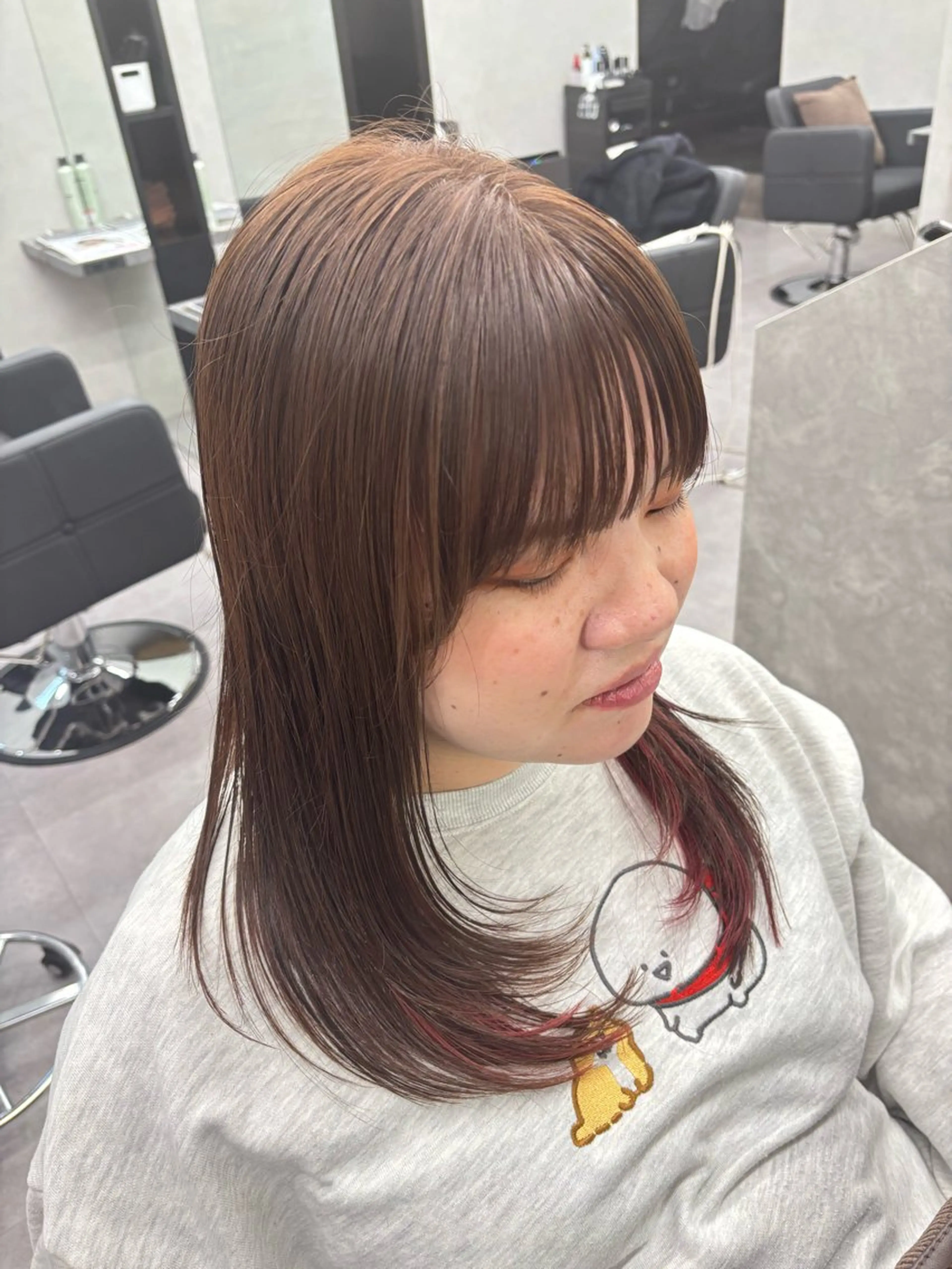 ミディアム 顔まわりレイヤー 顔周りカット レイヤーカット カット ヘアカラー 四ツ橋似合わせハ イトーンShoseiのヘアスタイル