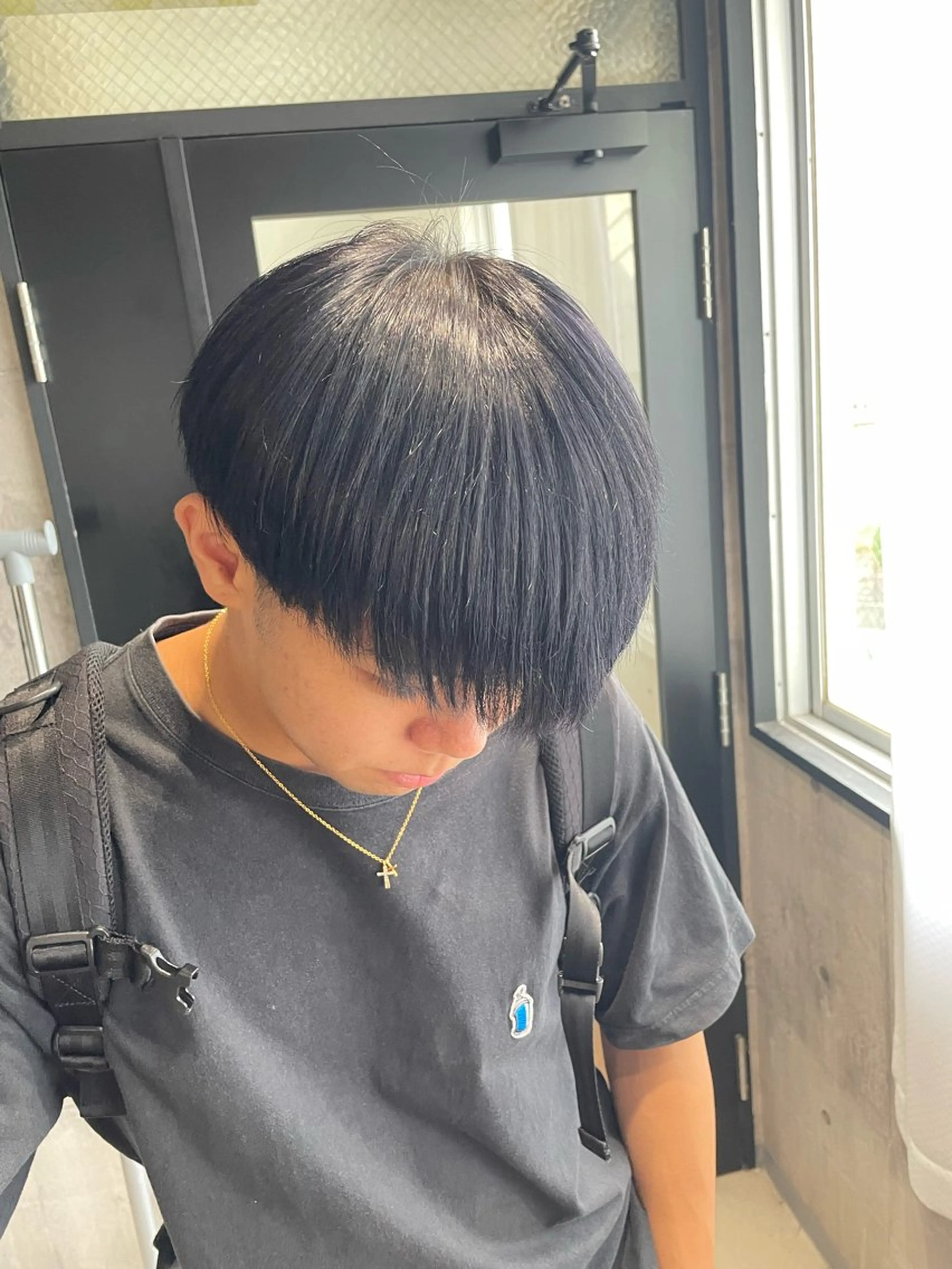 ショート カラー メンズ 黒髪 透明感カラー ネイビーカラー ヘアカラー _white【京橋店】所属・_WHITE / KENTOのヘアスタイル