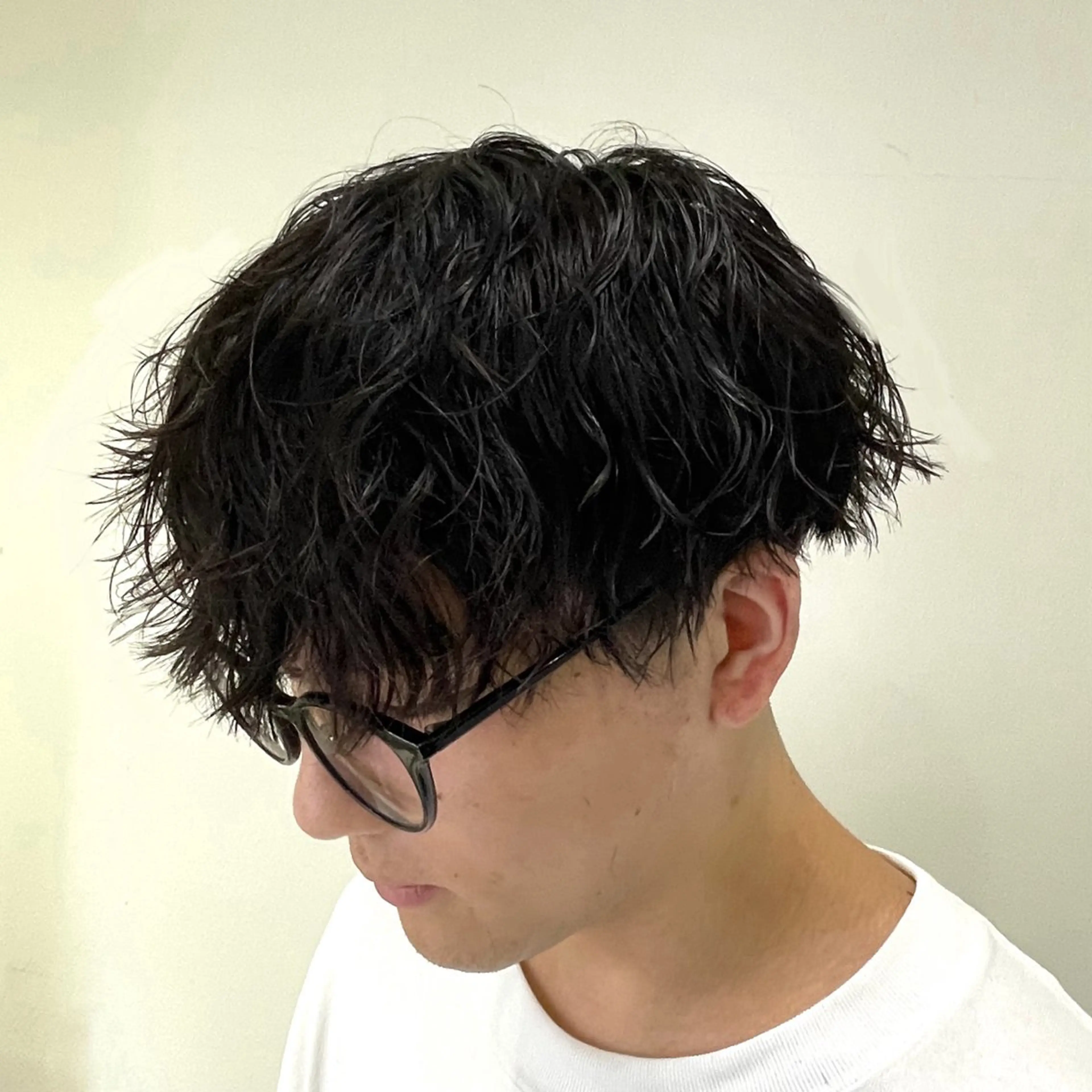 パーマ メンズ センターパート メンズパーマ 波巻きパーマ ニュアンスパーマ メンズパーマ特化森田 真衣🌟のヘアスタイル